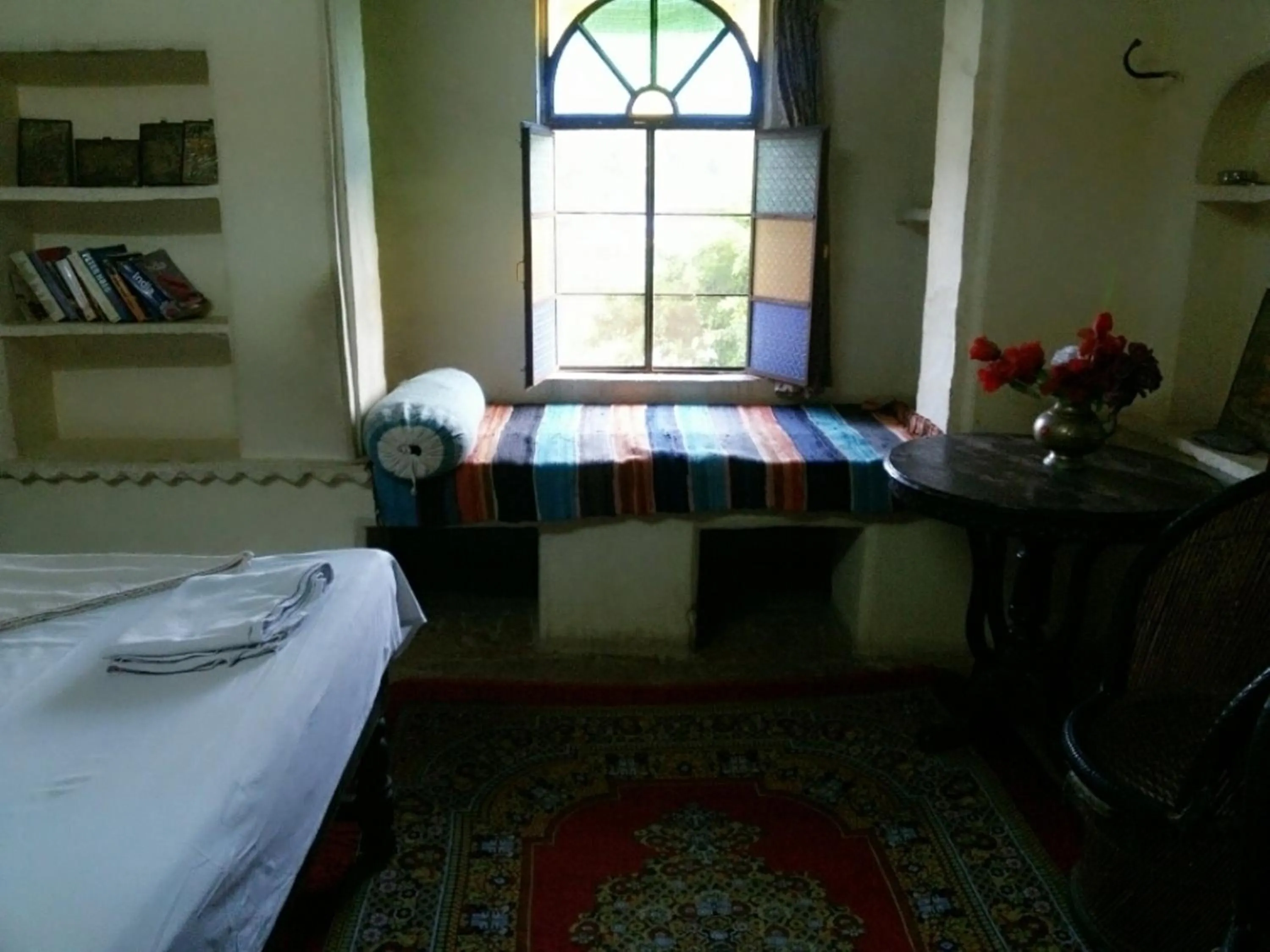 Bed in Haveli Uma Megh Tourist Guest House
