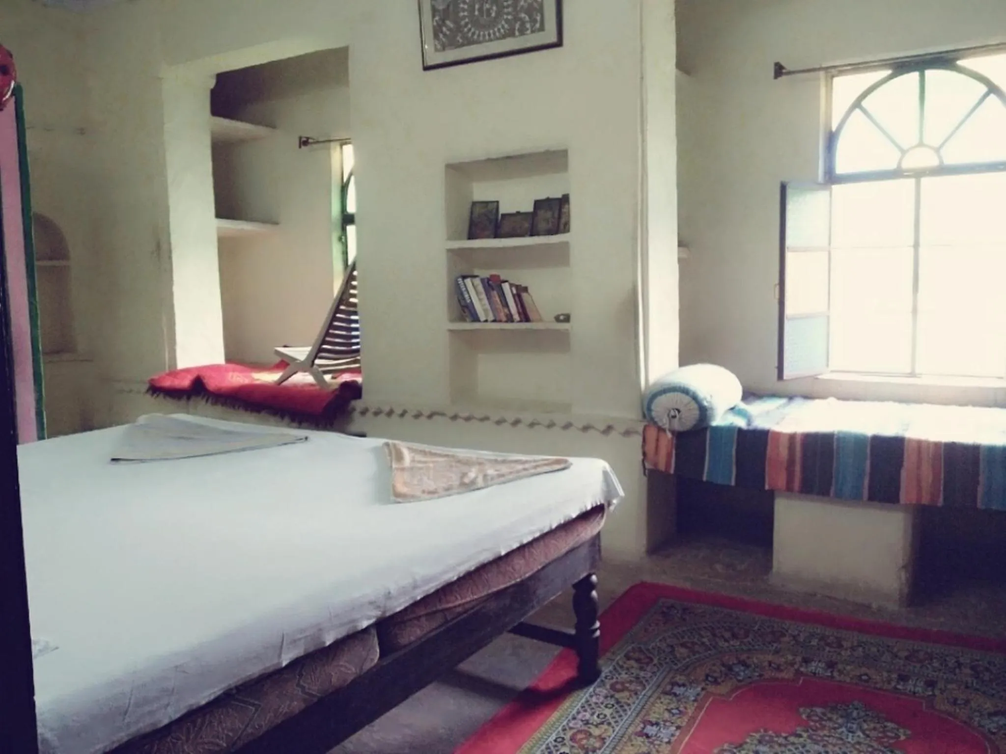 Bed in Haveli Uma Megh Tourist Guest House