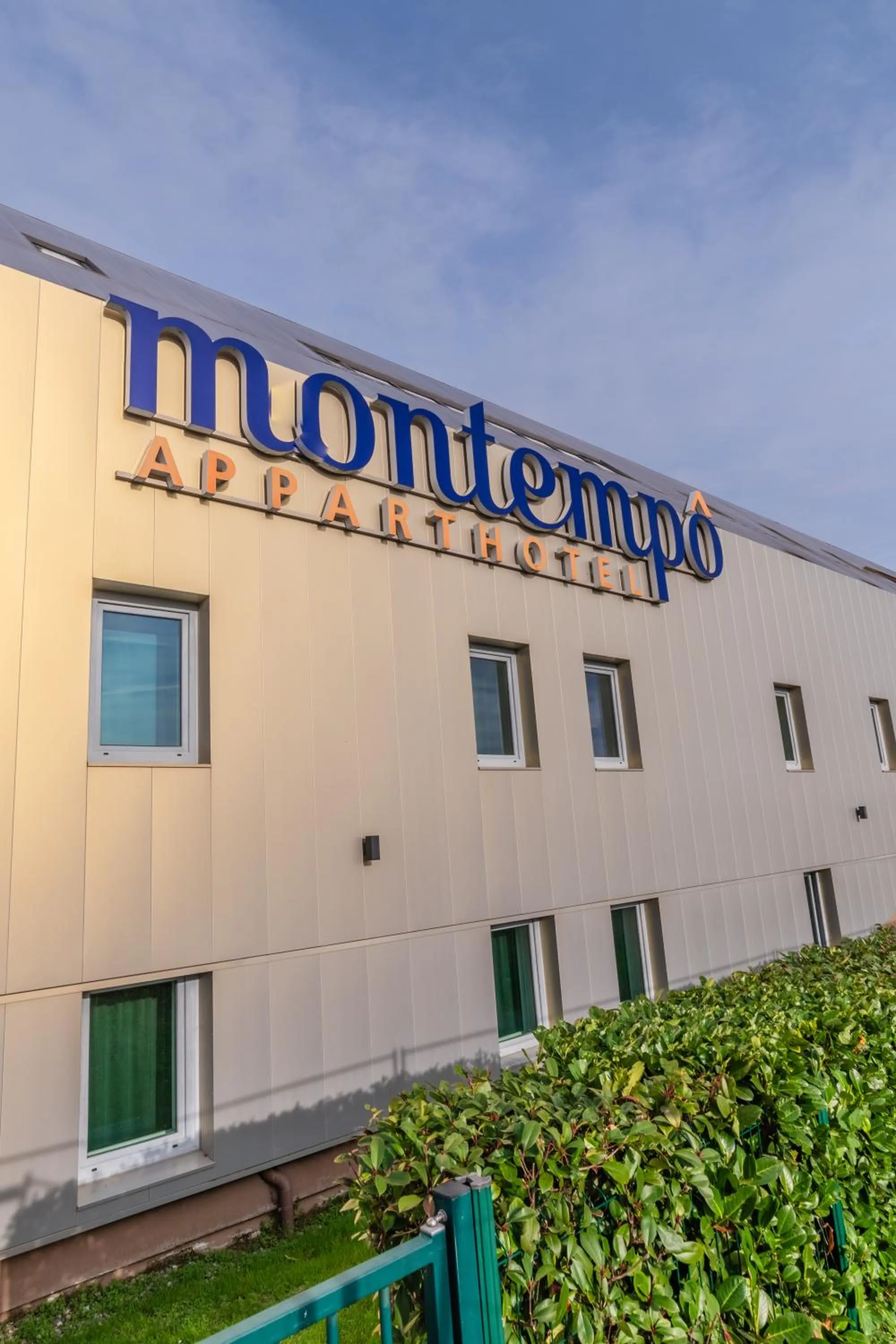 Property building in Montempô Appart'Hôtel Paris-Vélizy