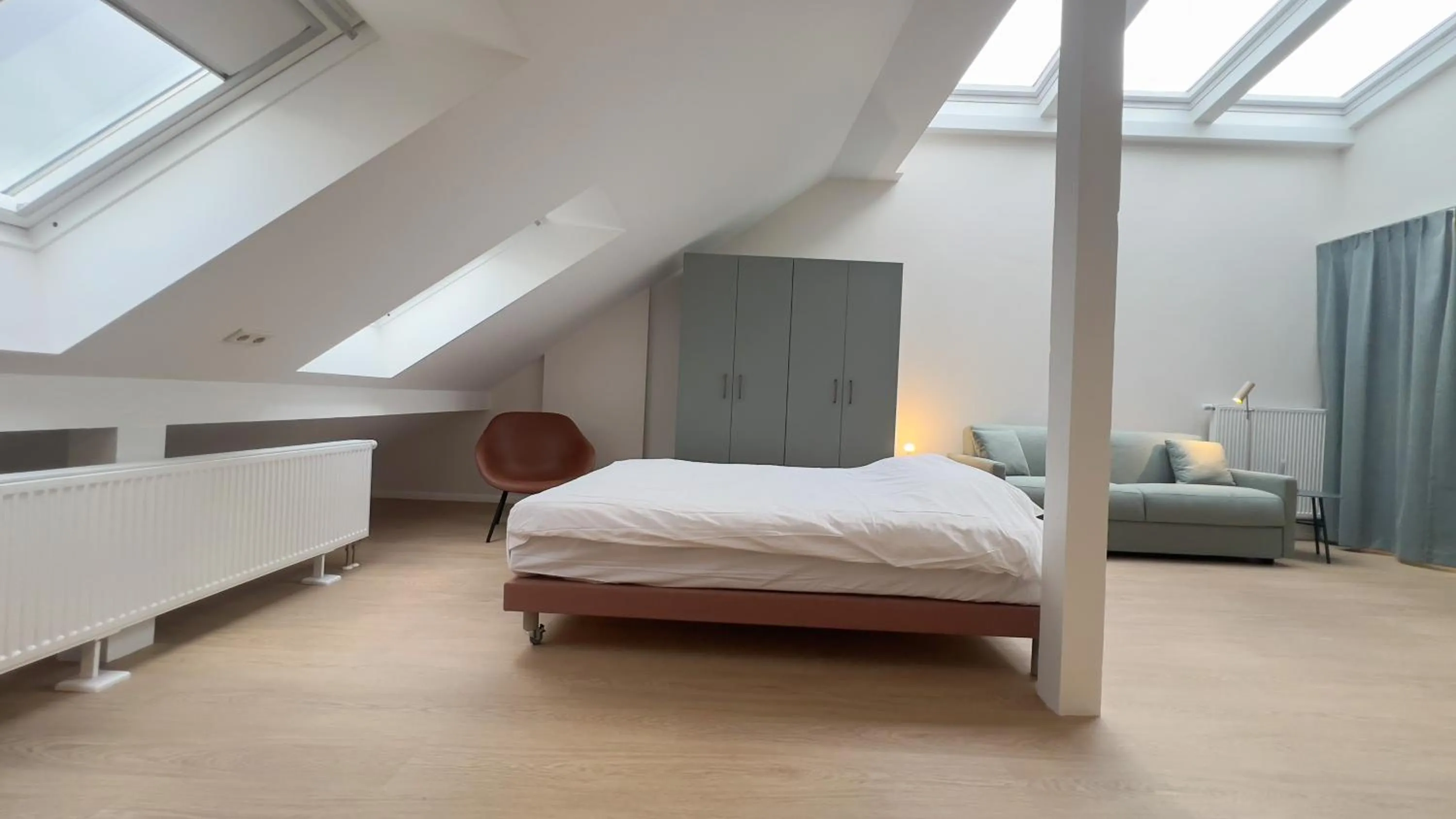 Bed in Key Inn Appart Hotel Belair