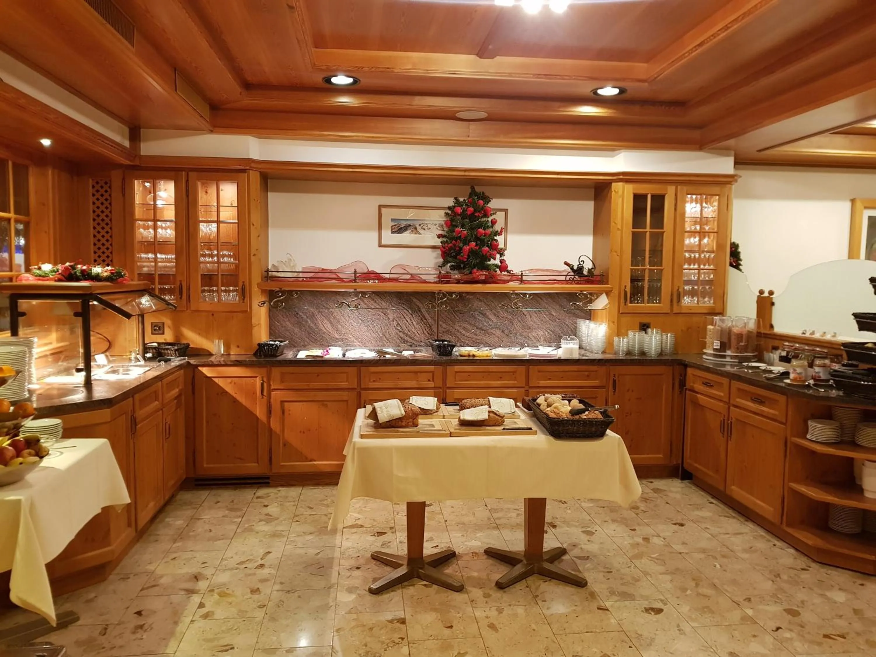 Breakfast in Hotel Taescherhof