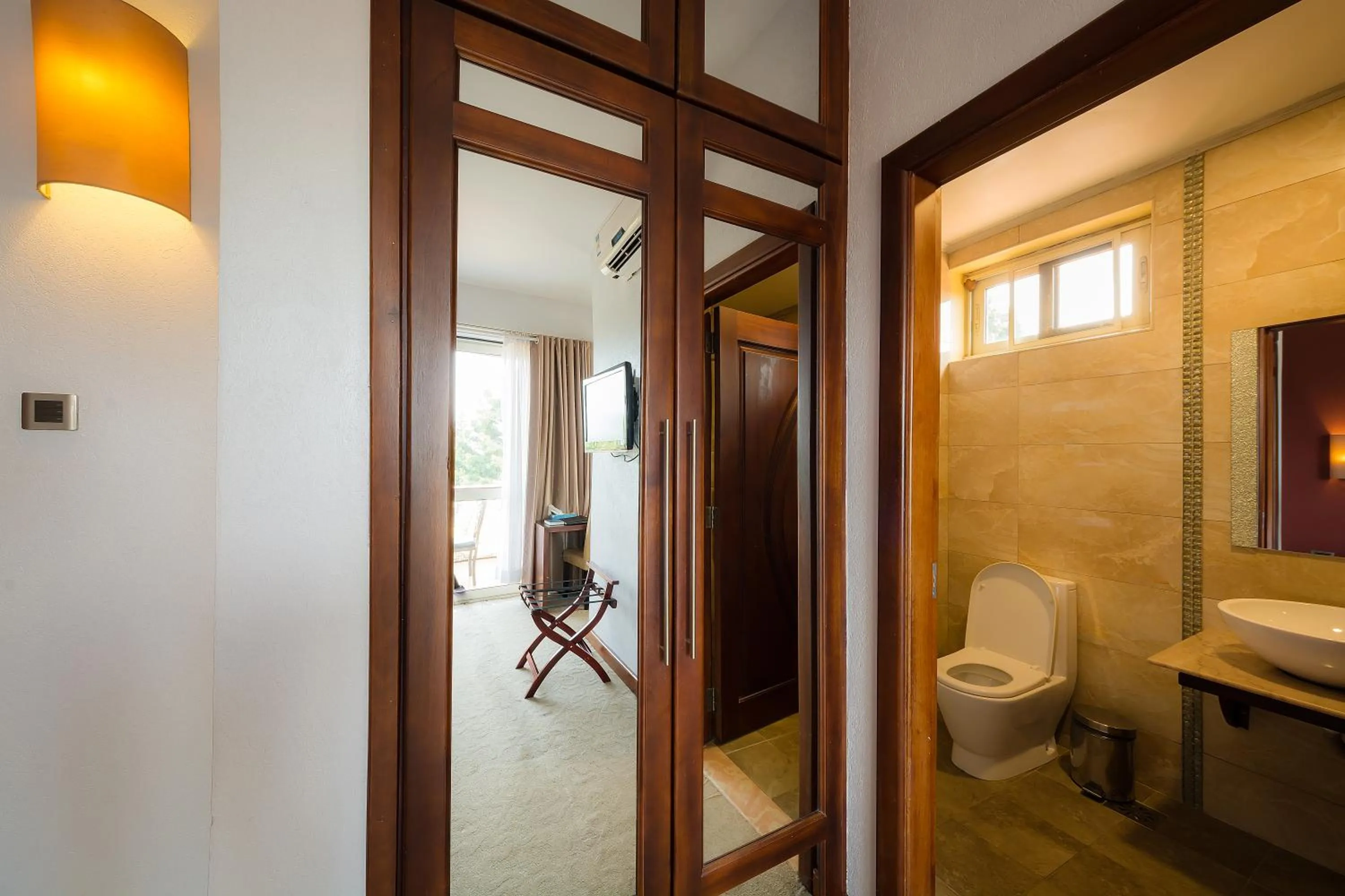 Bathroom in Imperial Heights Hotel, Entebbe
