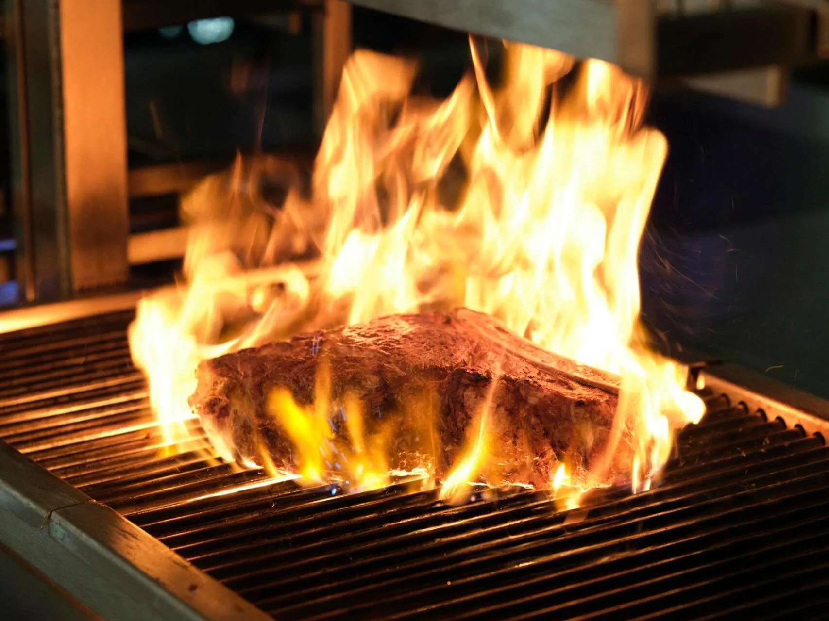 Restaurant/places to eat in Four Seasons Hotel London at Tower Bridge