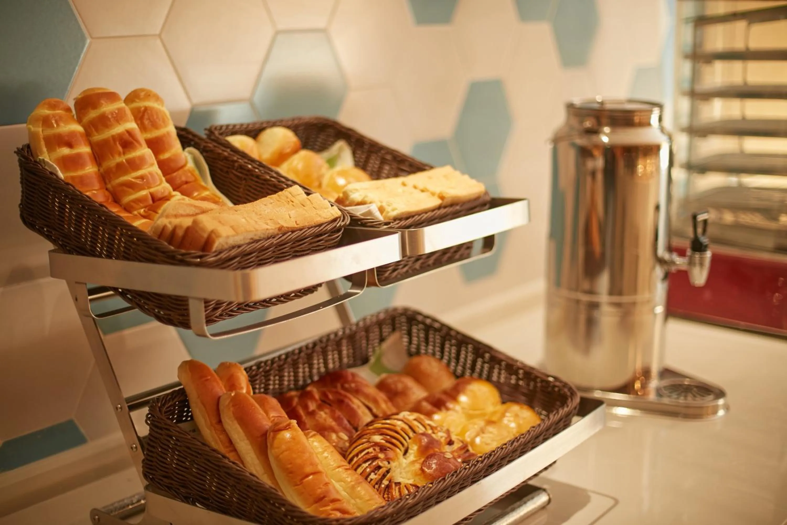 Breakfast in Holiday Inn Express Leshan City Square by IHG - High Speed Rail and Leshan Giant Buddha