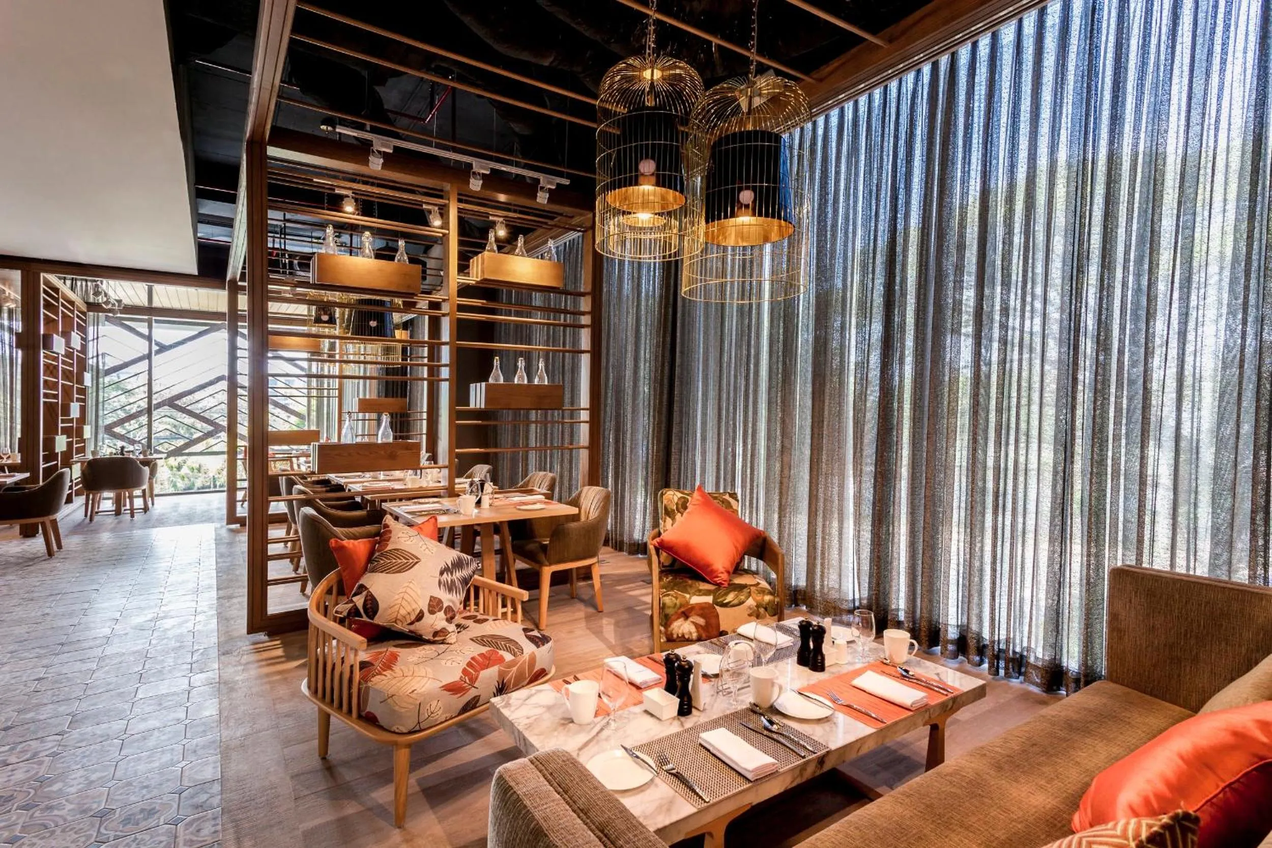 Restaurant/places to eat in Crowne Plaza Vientiane by IHG