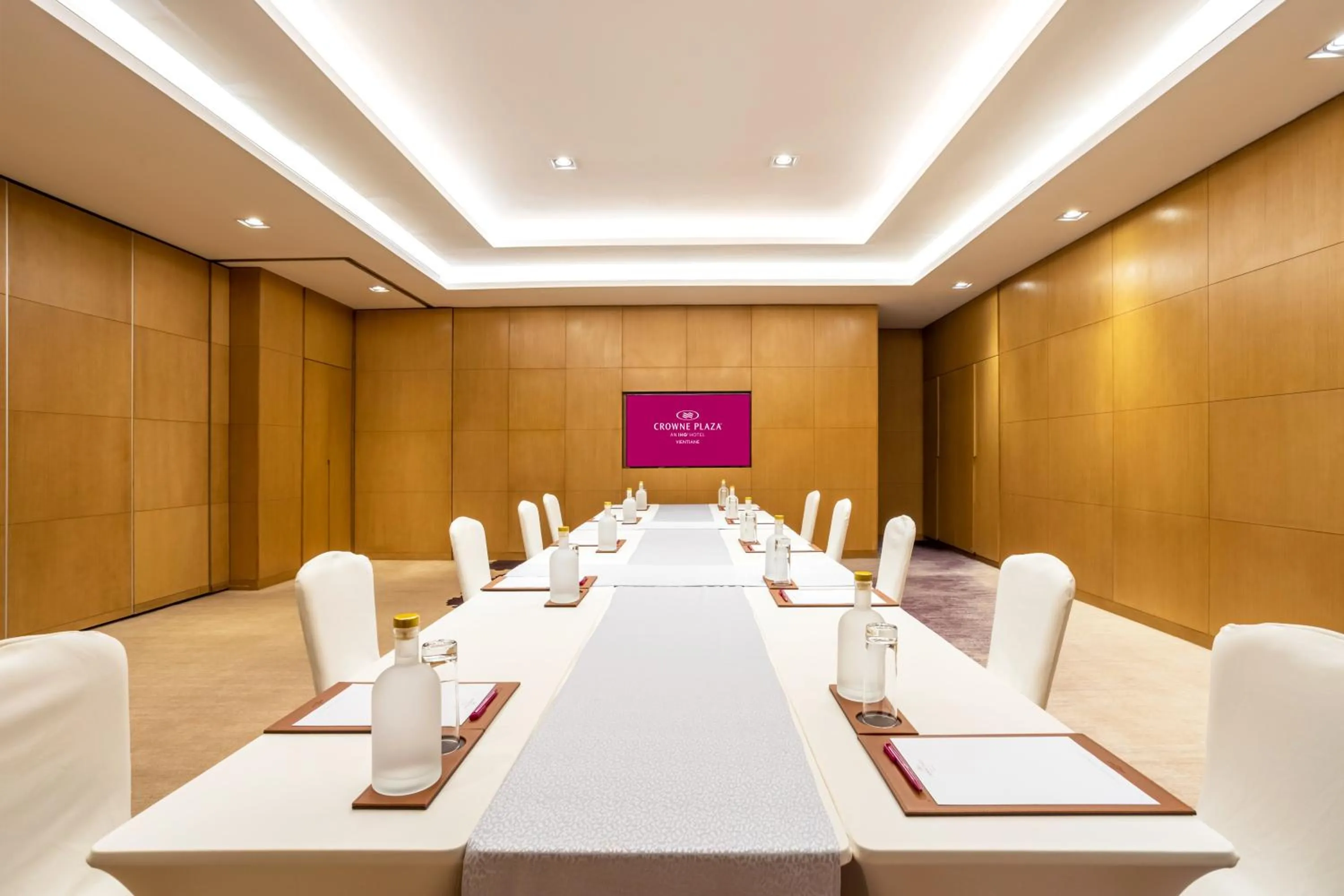 Meeting/conference room in Crowne Plaza Vientiane by IHG