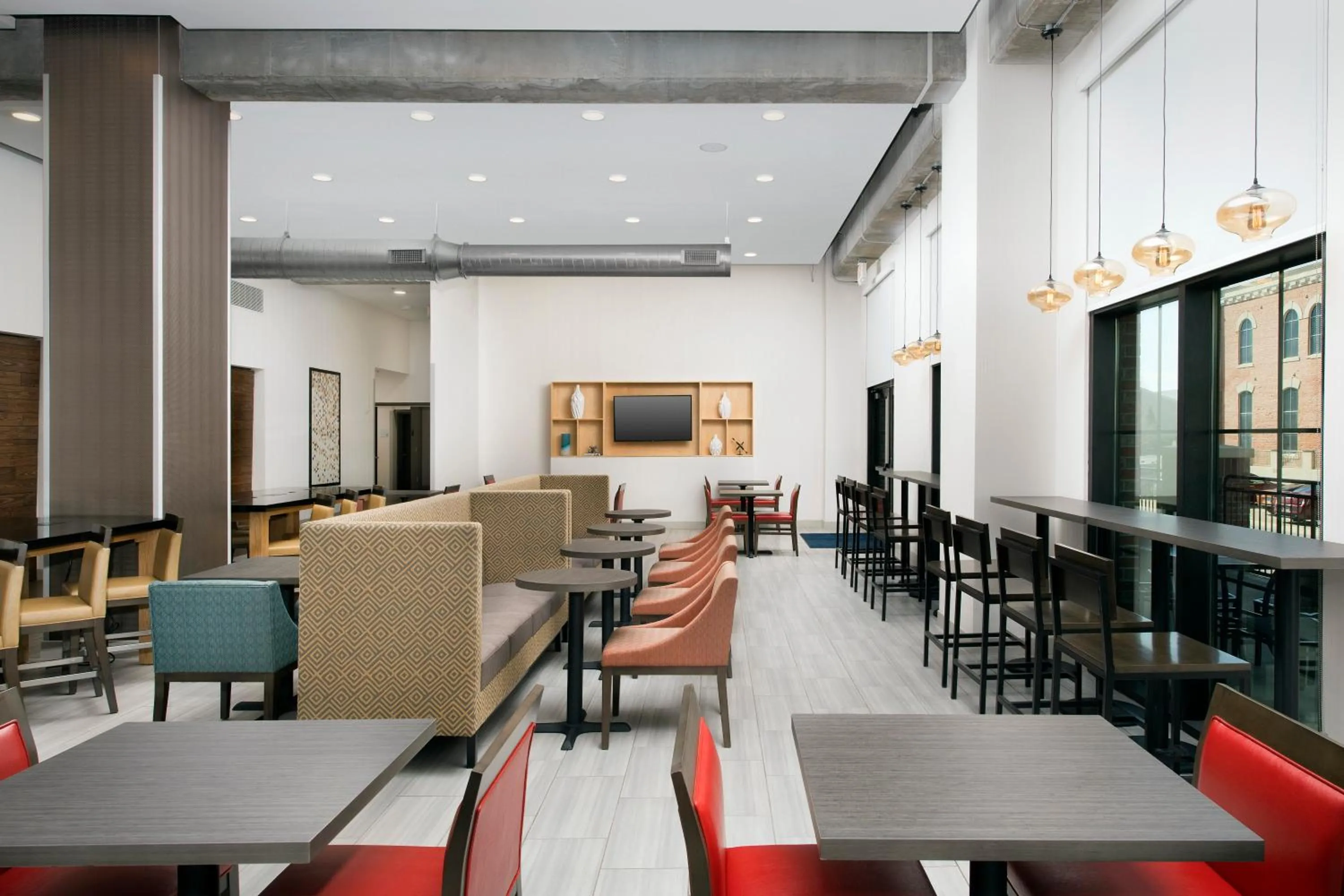 Breakfast in Holiday Inn Express Pensacola Downtown by IHG