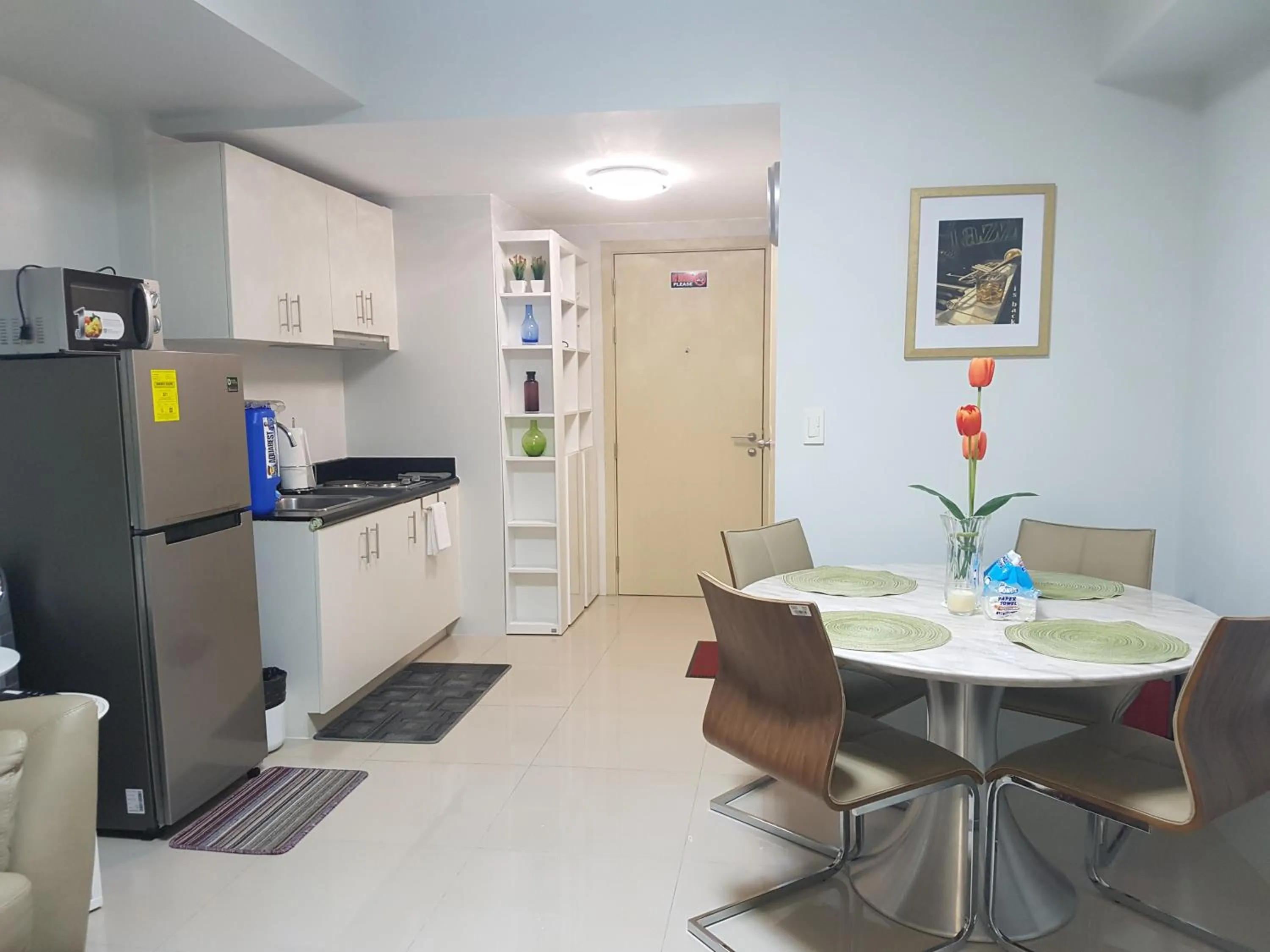 Kitchen or kitchenette in All At Jazz - Makati Serviced Apartments