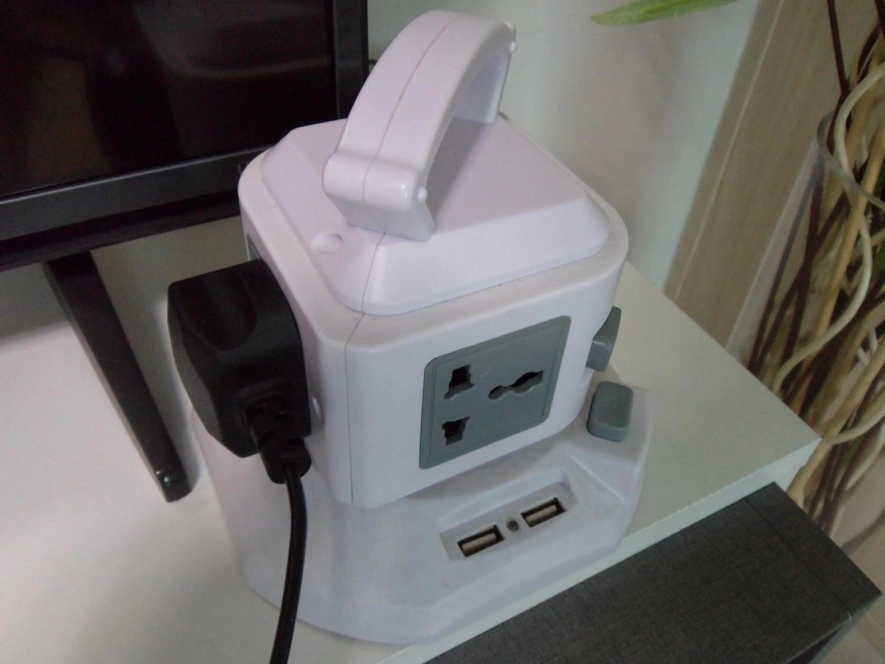 TV and multimedia in All At Jazz - Makati Serviced Apartments