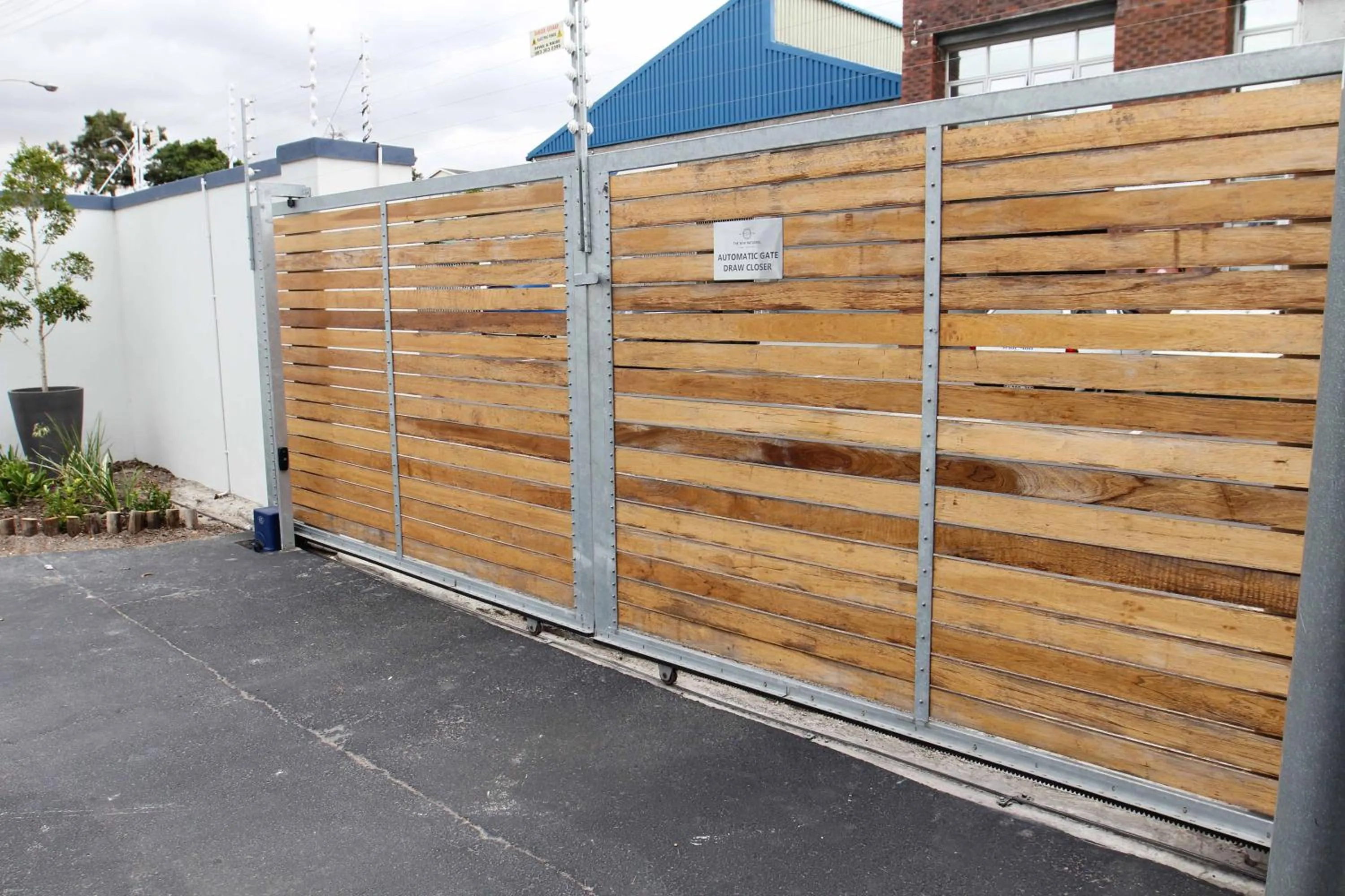 Facade/entrance in New National Hotel and Conference