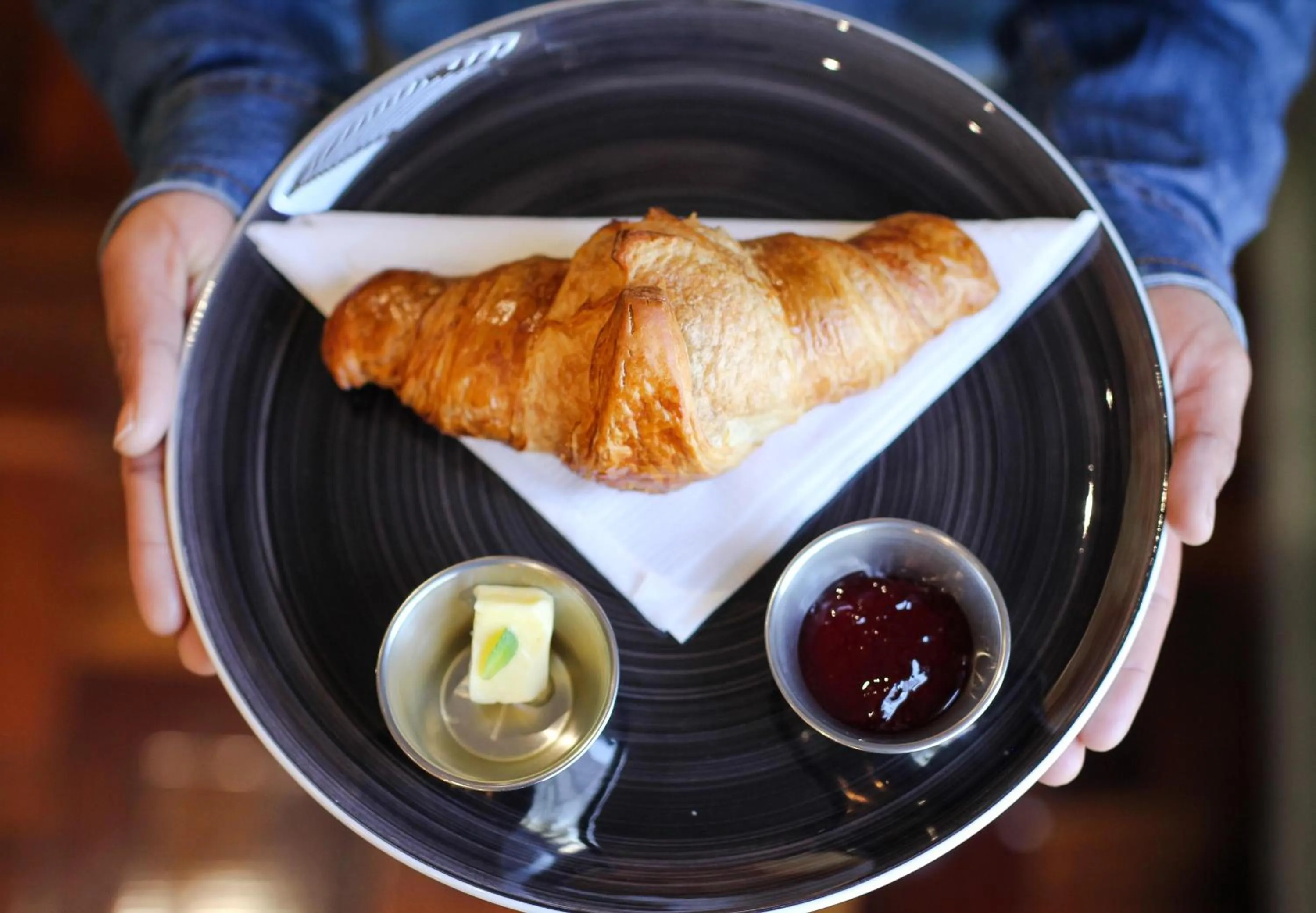 Restaurant/places to eat in New National Hotel and Conference