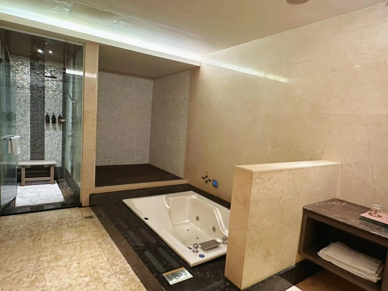 Bath in Merry Day Motel Zhonghe Branch