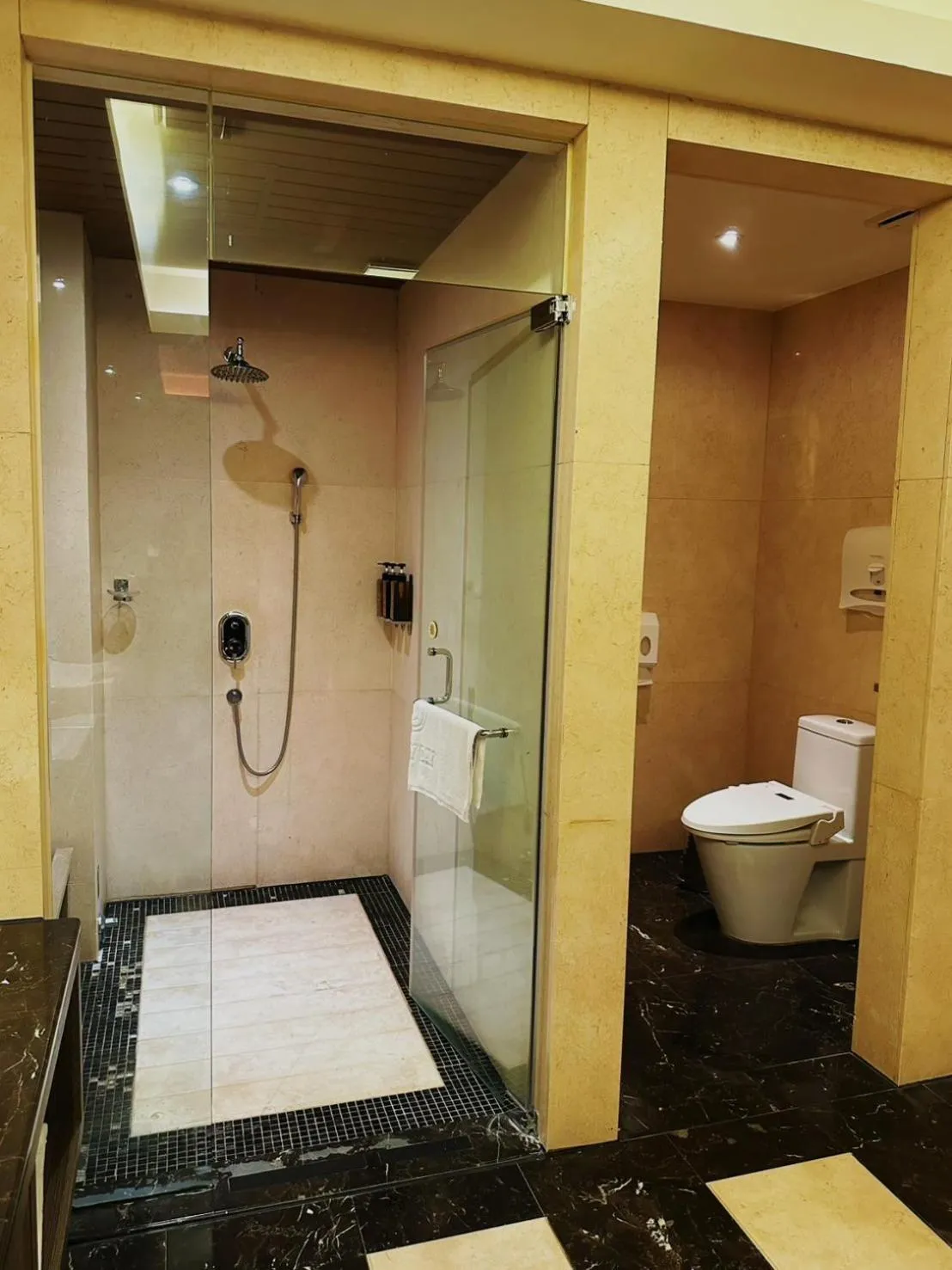 Shower in Merry Day Motel Zhonghe Branch