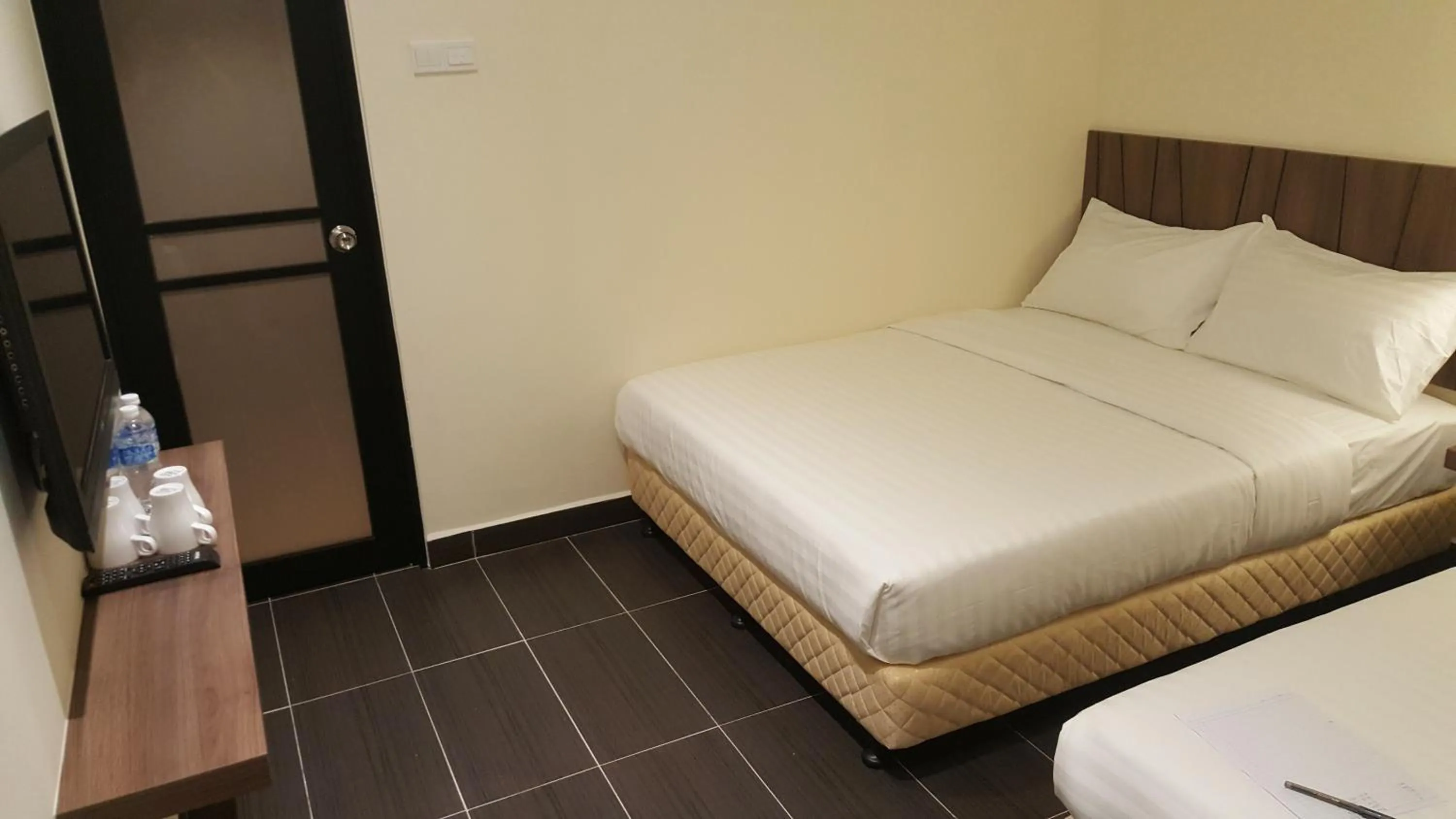 Bedroom, Bed in 9 Square Hotel - Seri Kembangan