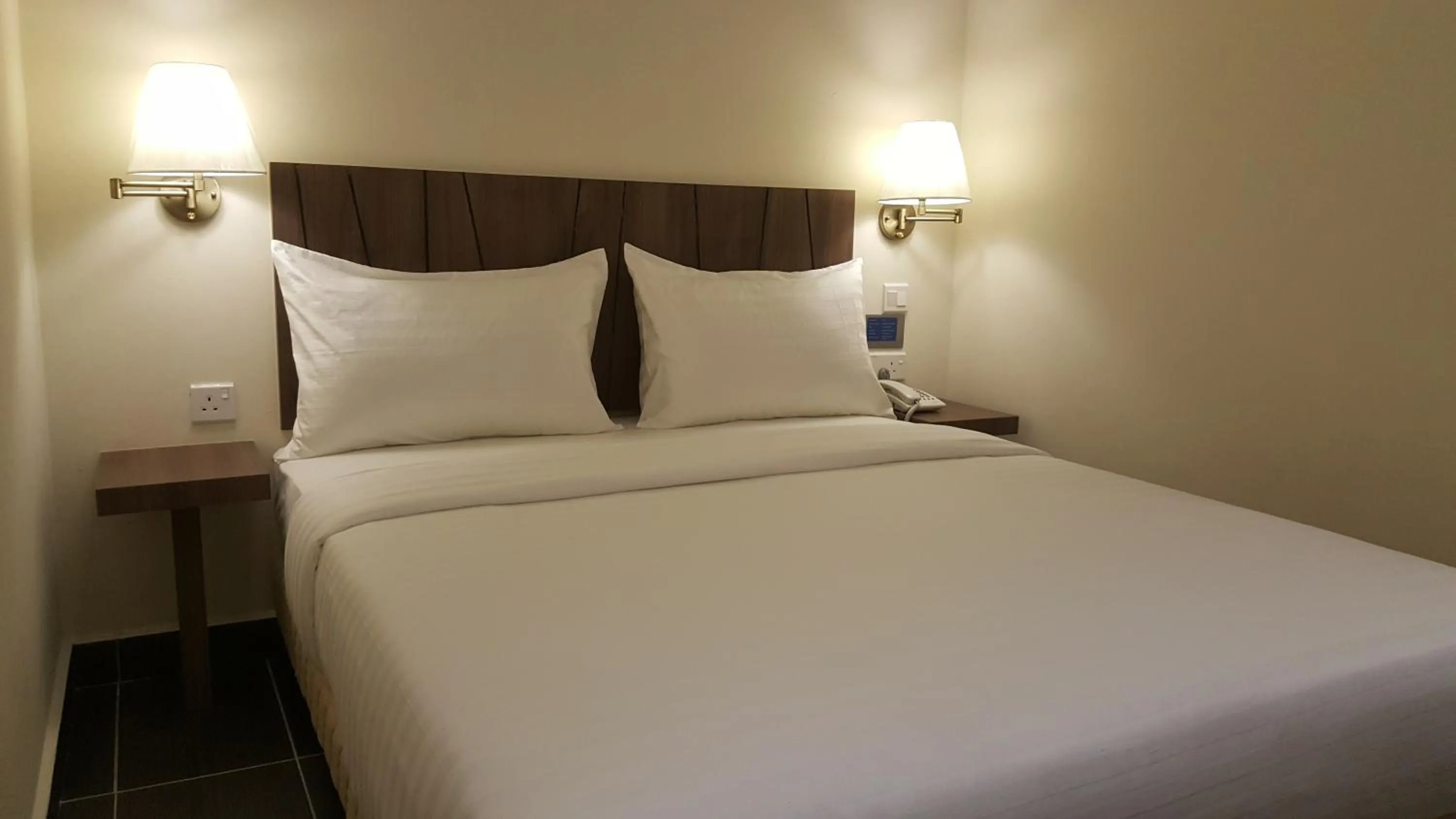 Bedroom, Bed in 9 Square Hotel - Seri Kembangan