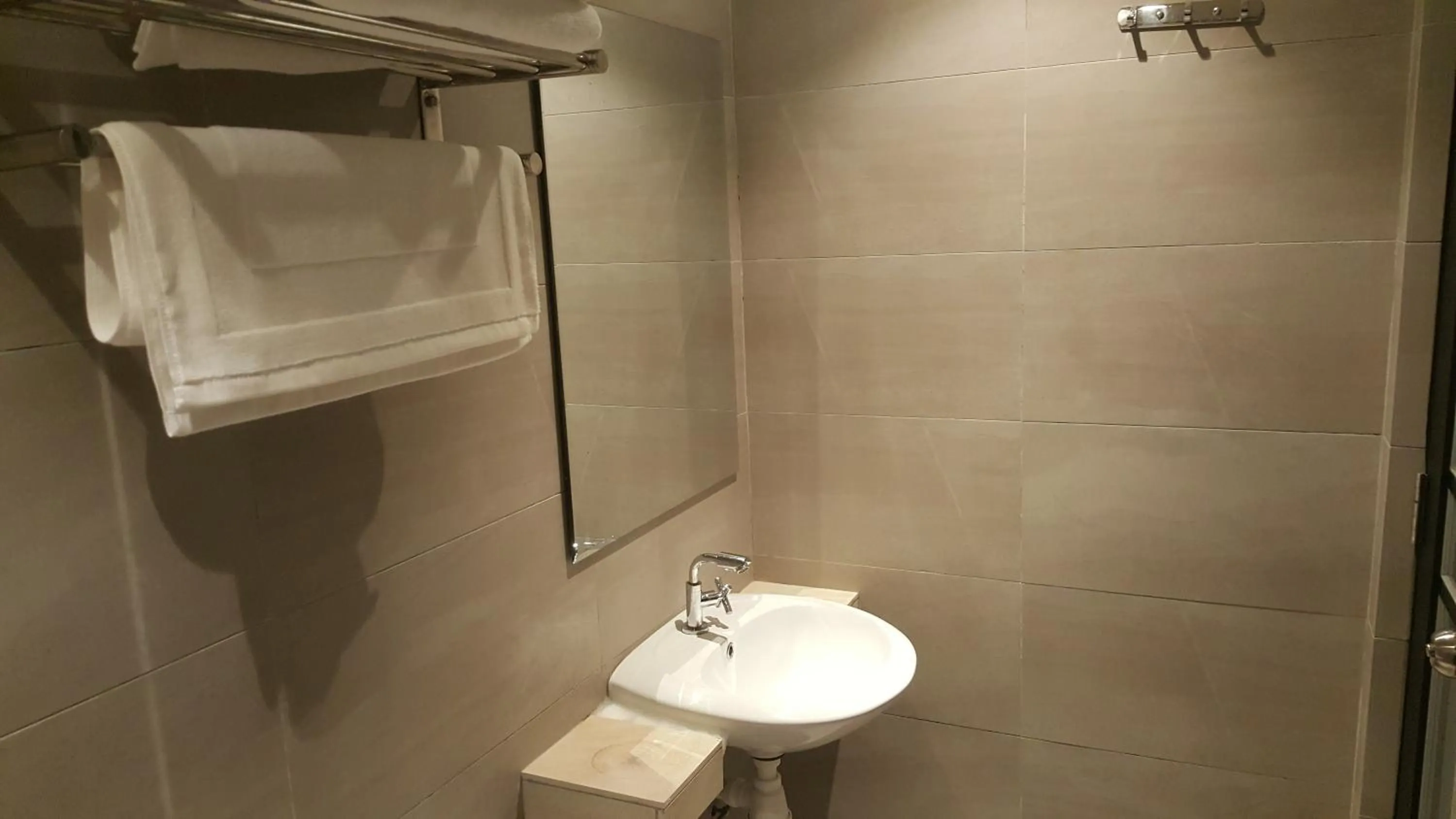 Toilet in 9 Square Hotel - Seri Kembangan