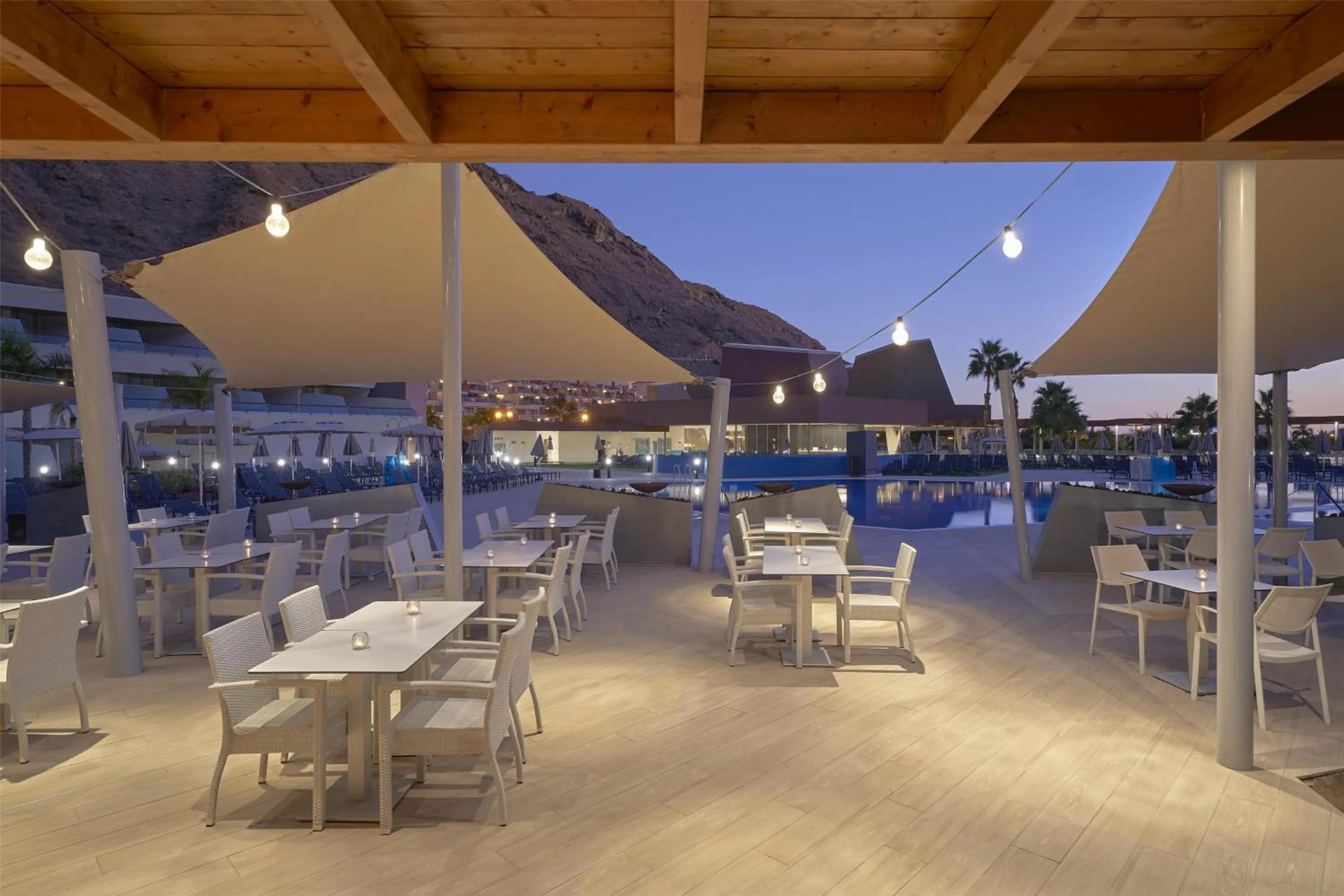 Lounge or bar in Radisson Blu Resort & Spa, Gran Canaria Mogan