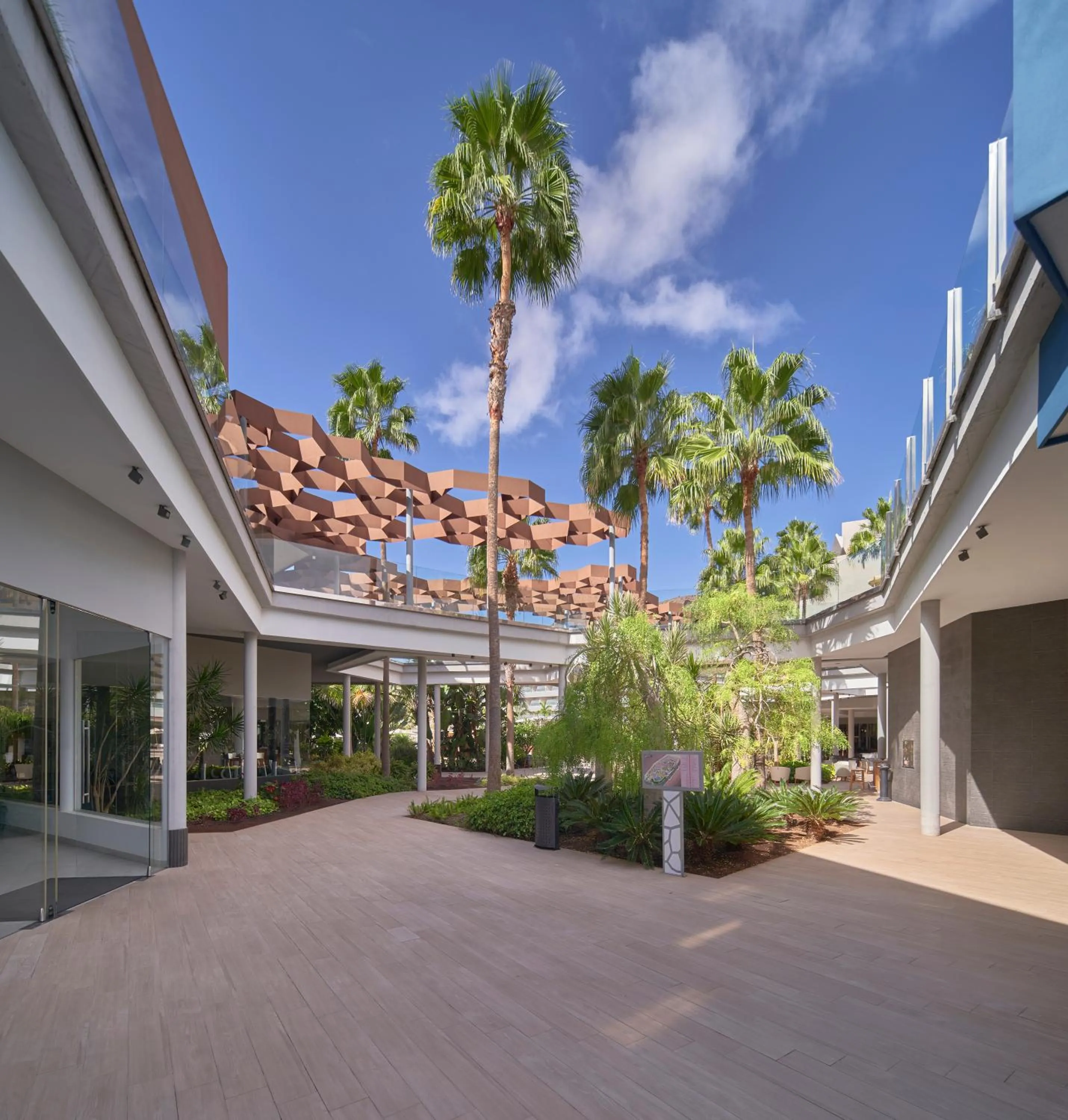 Area and facilities in Radisson Blu Resort & Spa, Gran Canaria Mogan