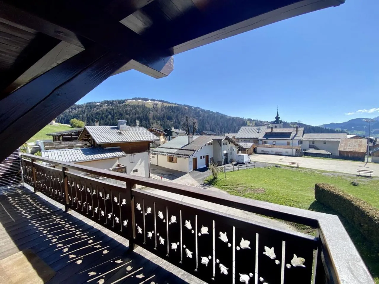 Two-Bedroom Apartment in La Troïka