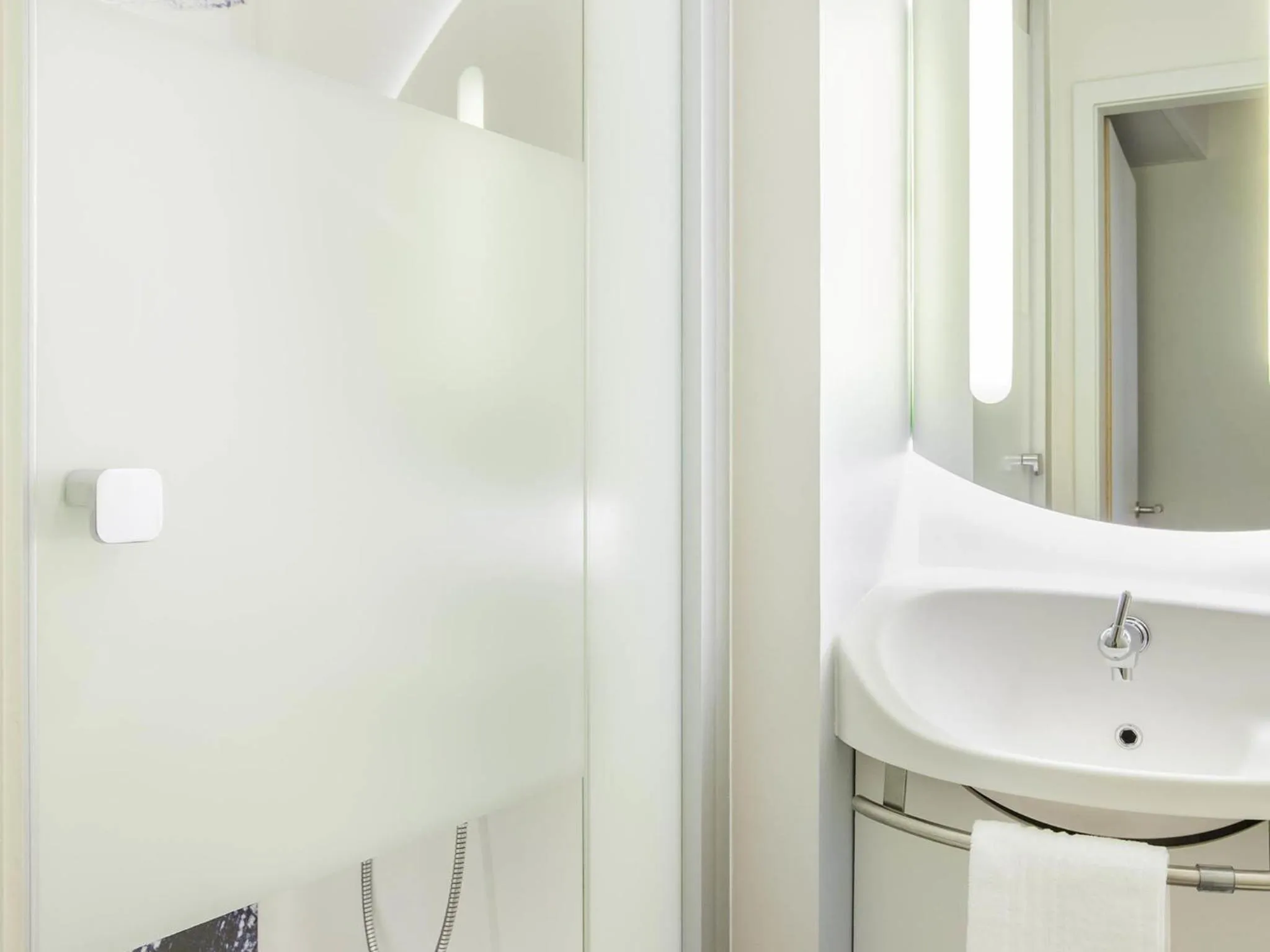 Bedroom in Ibis Budget Mulhouse Centre Gare