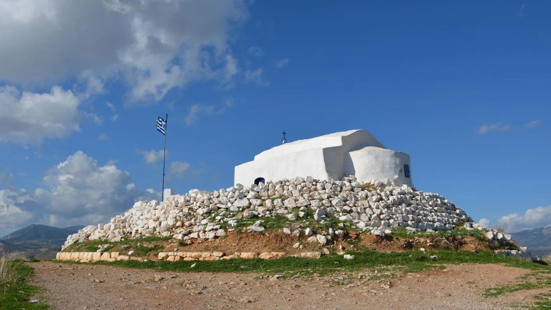 Nearby landmark in Megara Hotel