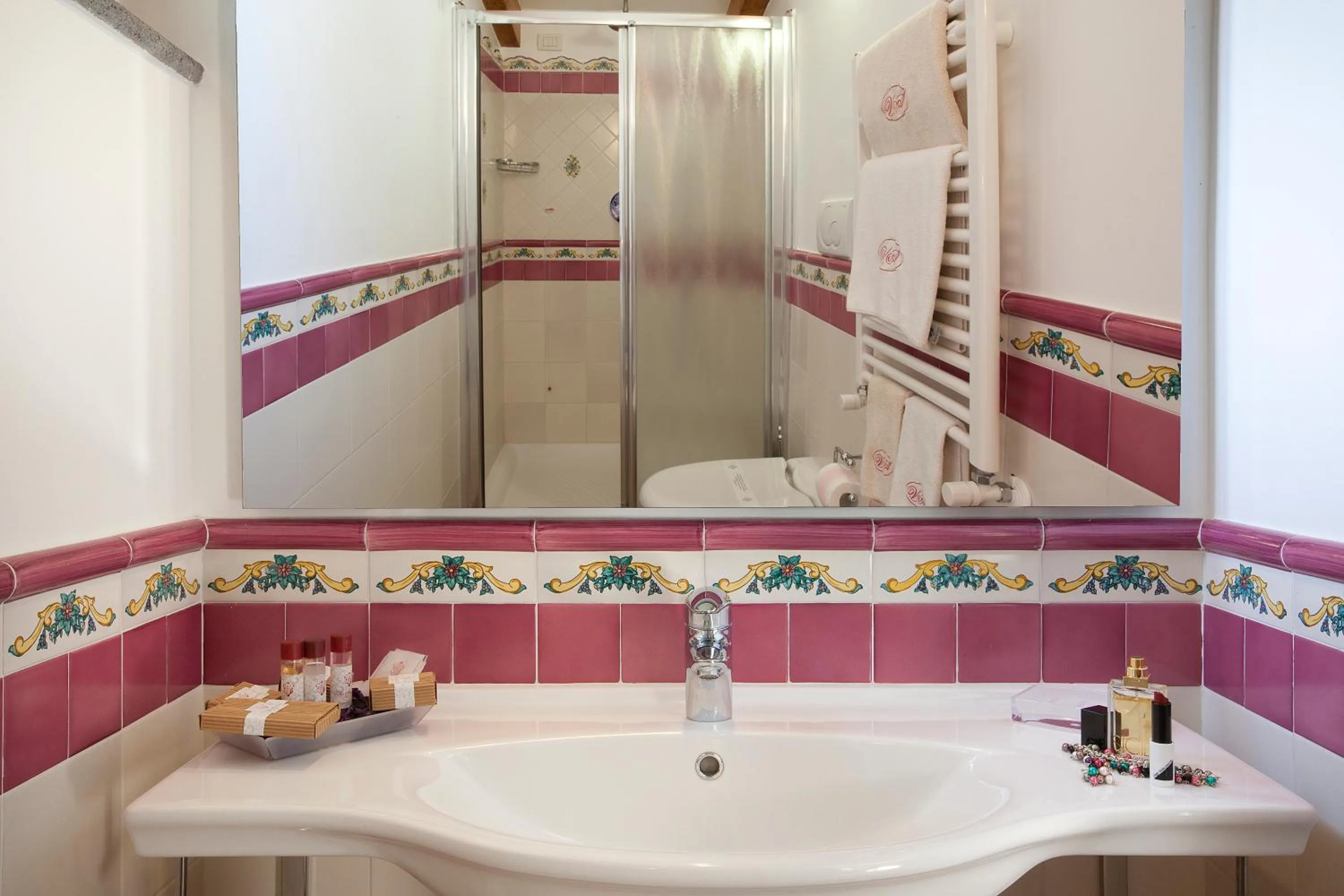 Bathroom in Angiolina Relais