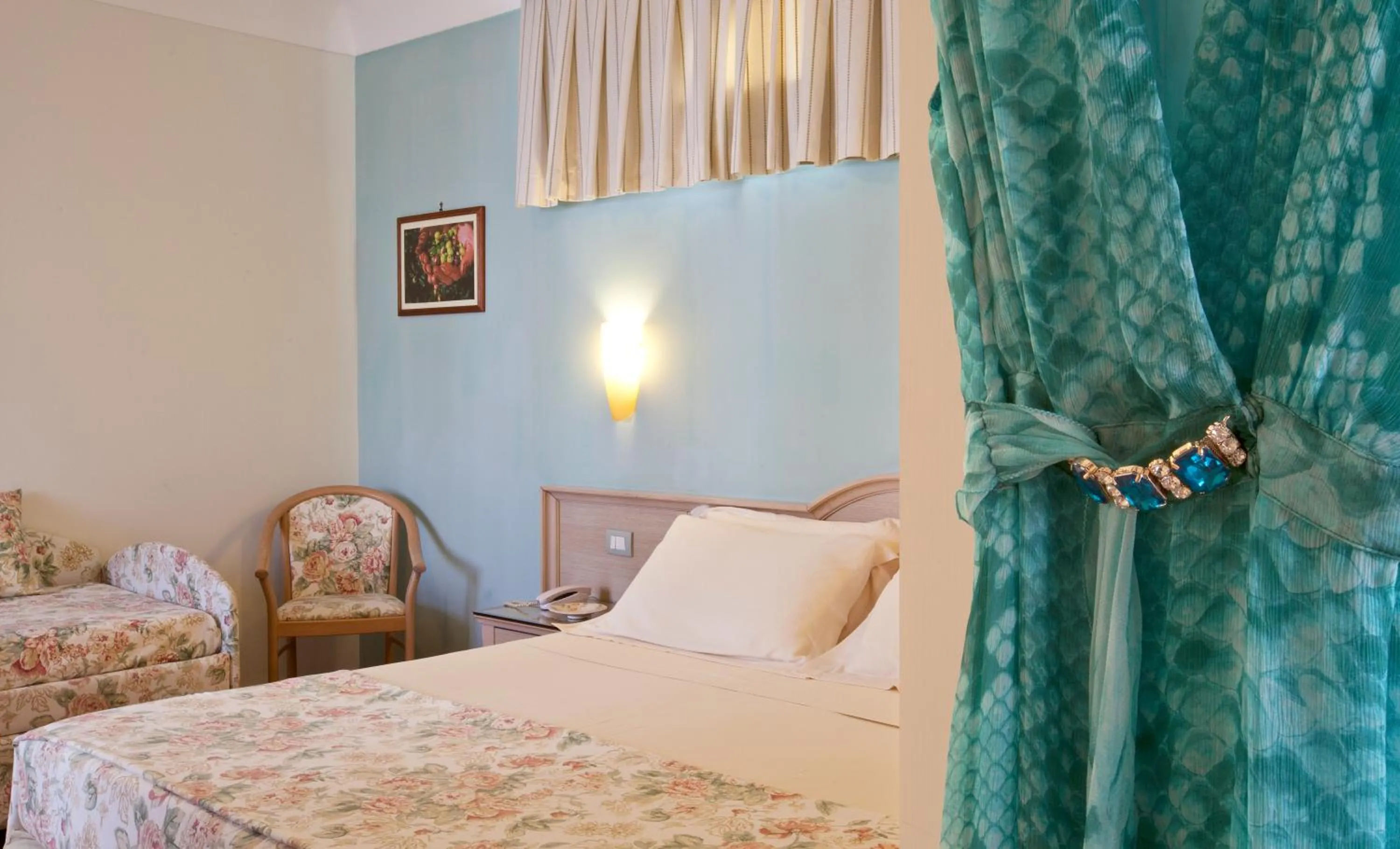 Decorative detail, Bed in Angiolina Relais