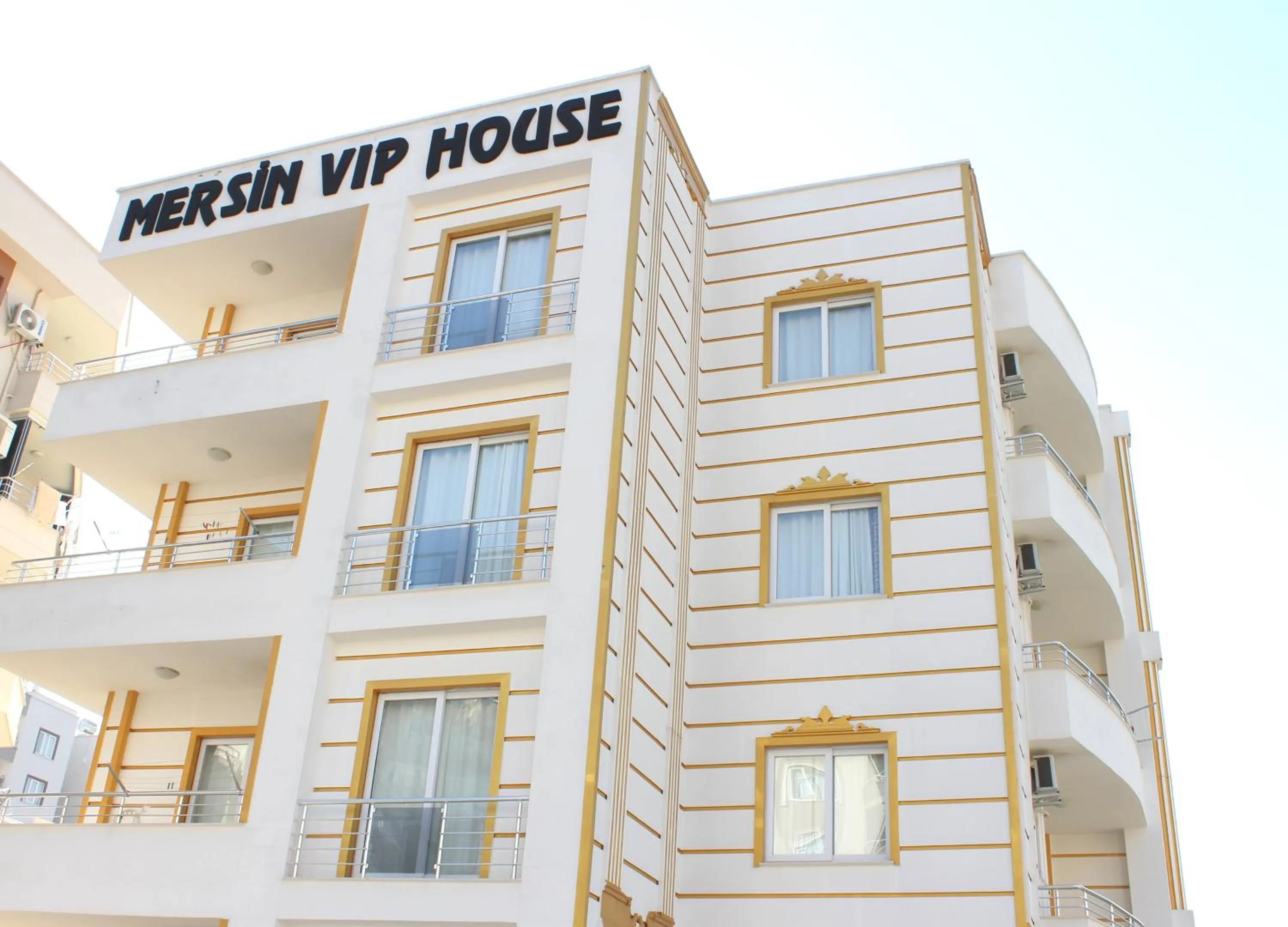 Property building in Mersin Vip House Hotel