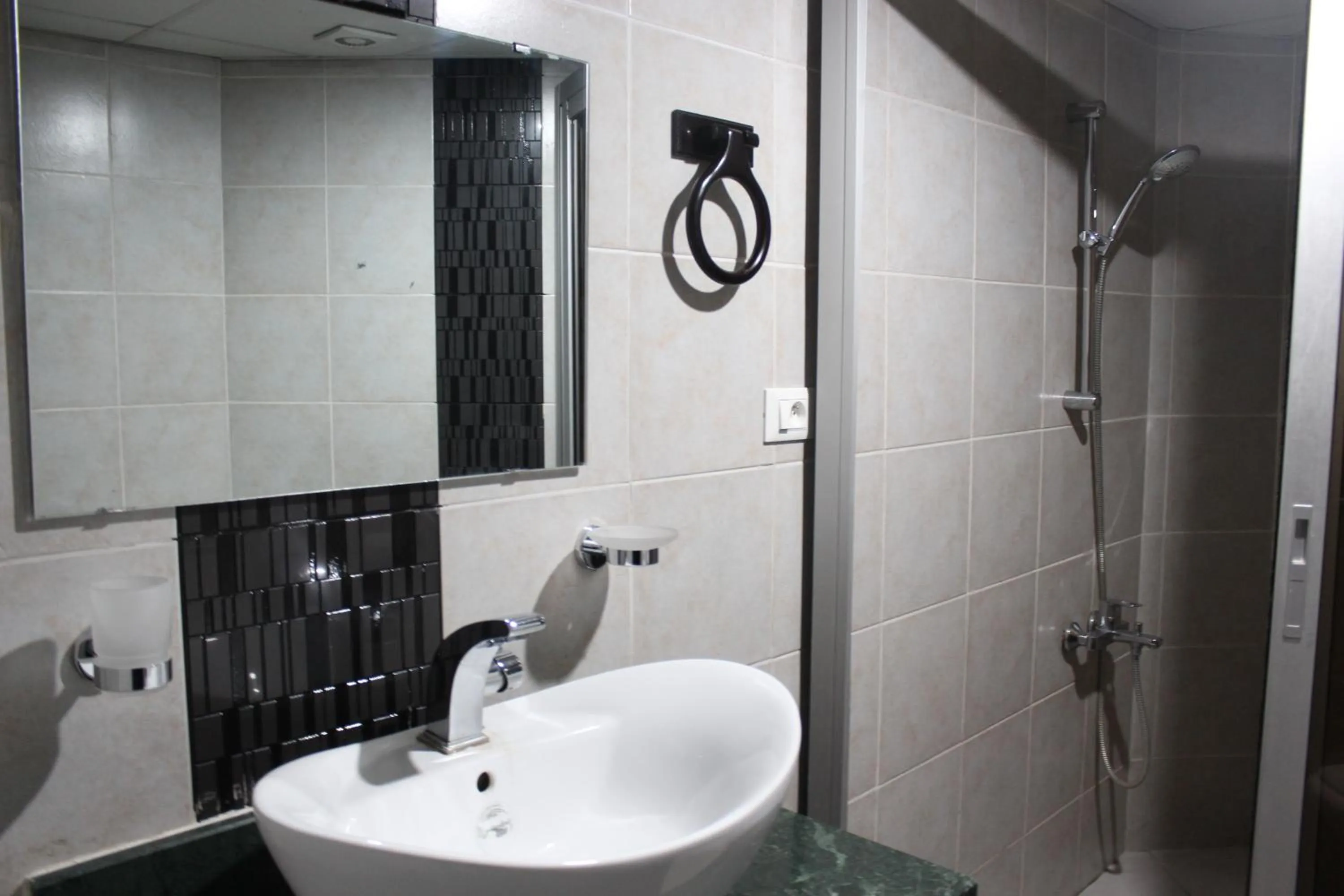 Shower in Hotel Belle Vie