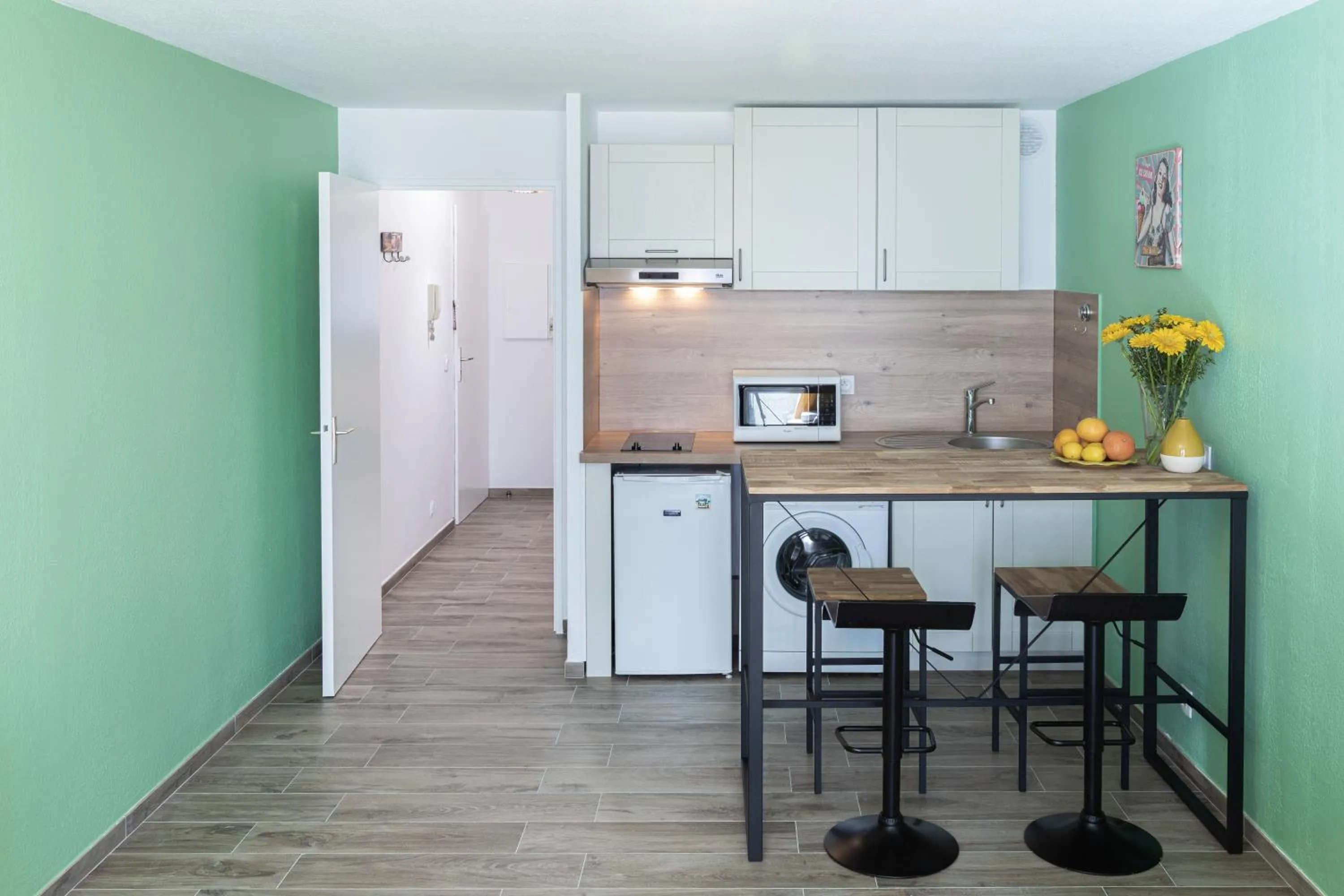 Dining area in Cosy apartment Promenade des Anglais