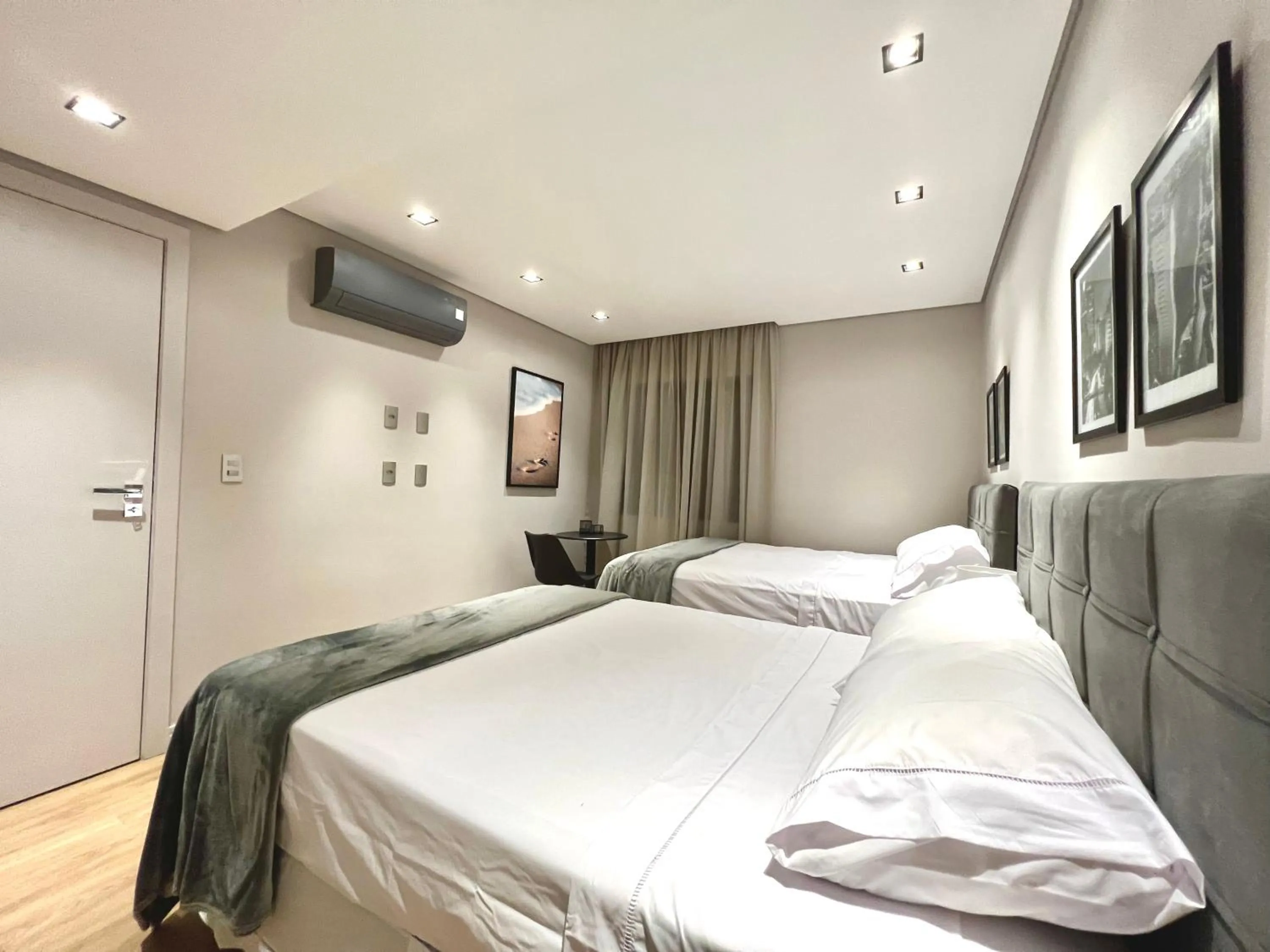 Flat novo, 2 quartos, garagem no coração dos Jardins