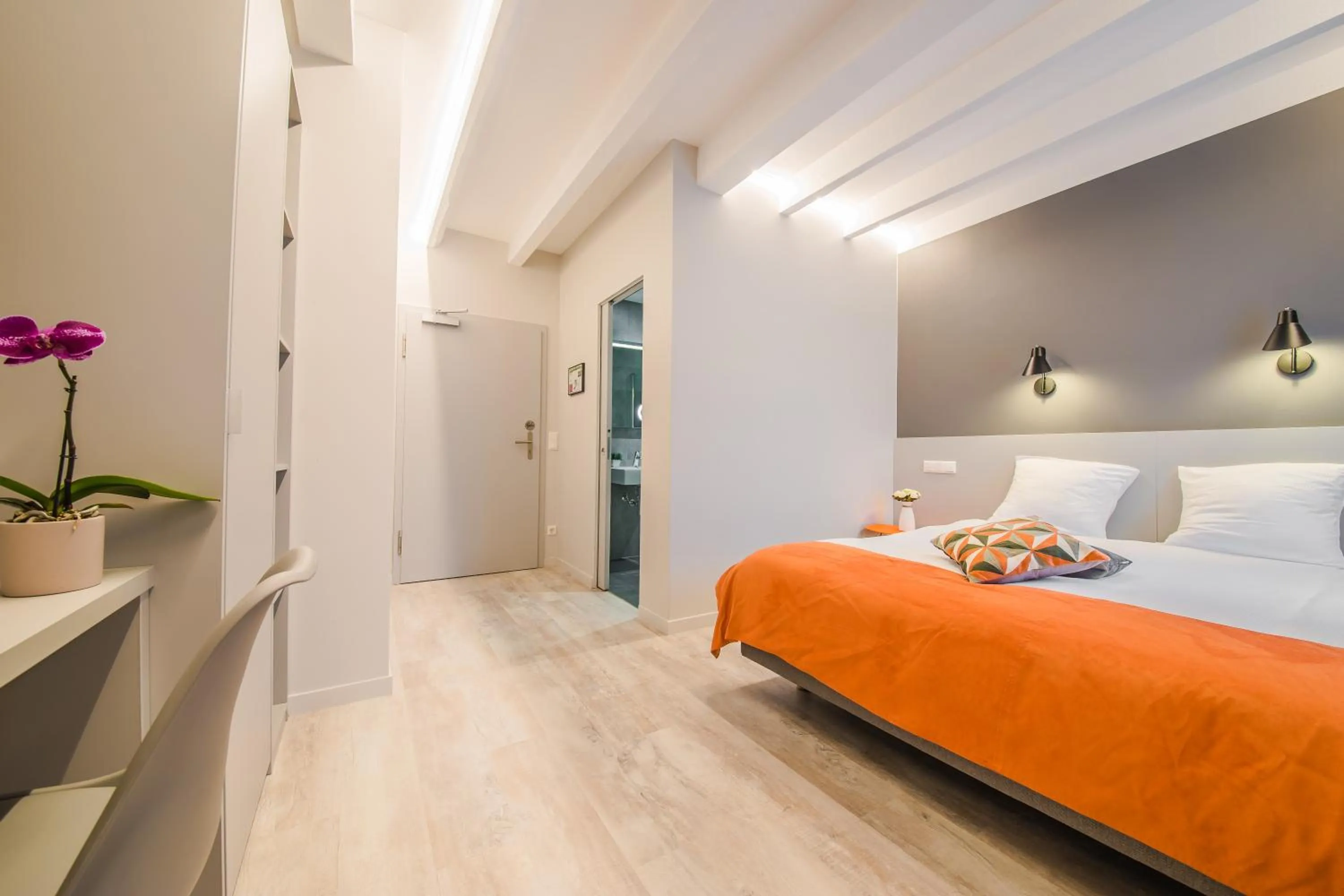 Photo of the whole room, Bed in Mandarina Hotel Luxembourg Strassen