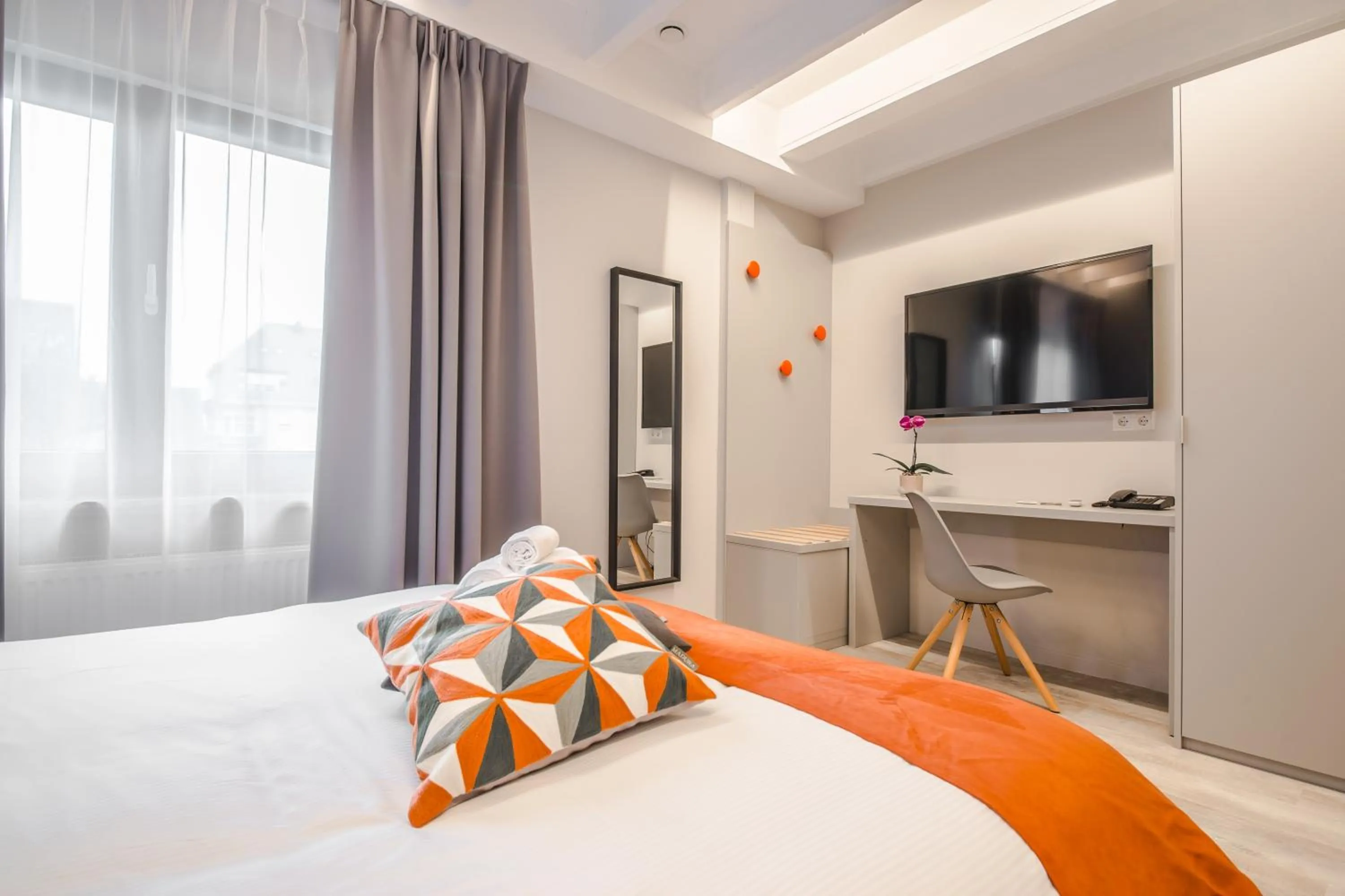 Photo of the whole room, Bed in Mandarina Hotel Luxembourg Strassen