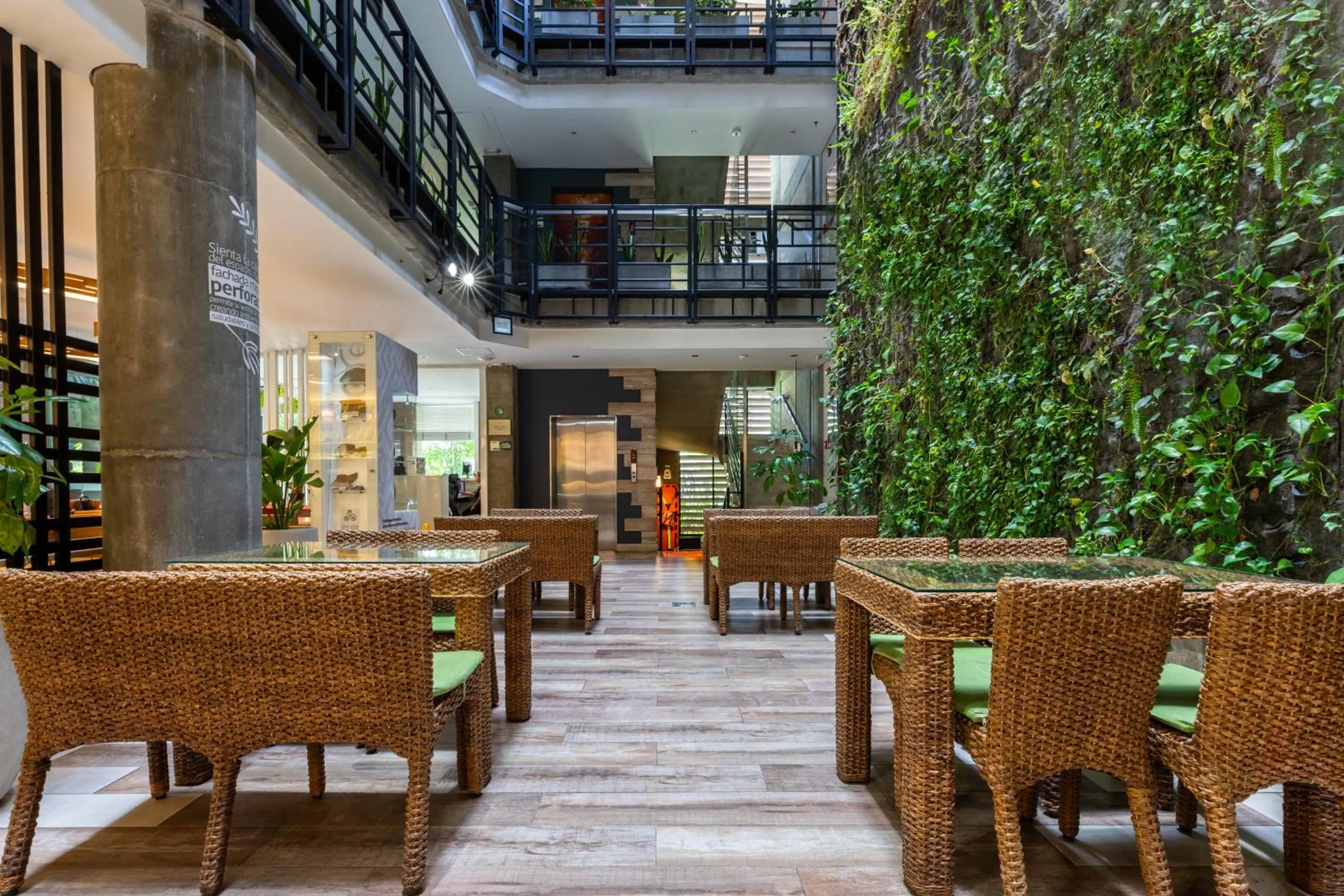 Restaurant/places to eat in Terra Biohotel