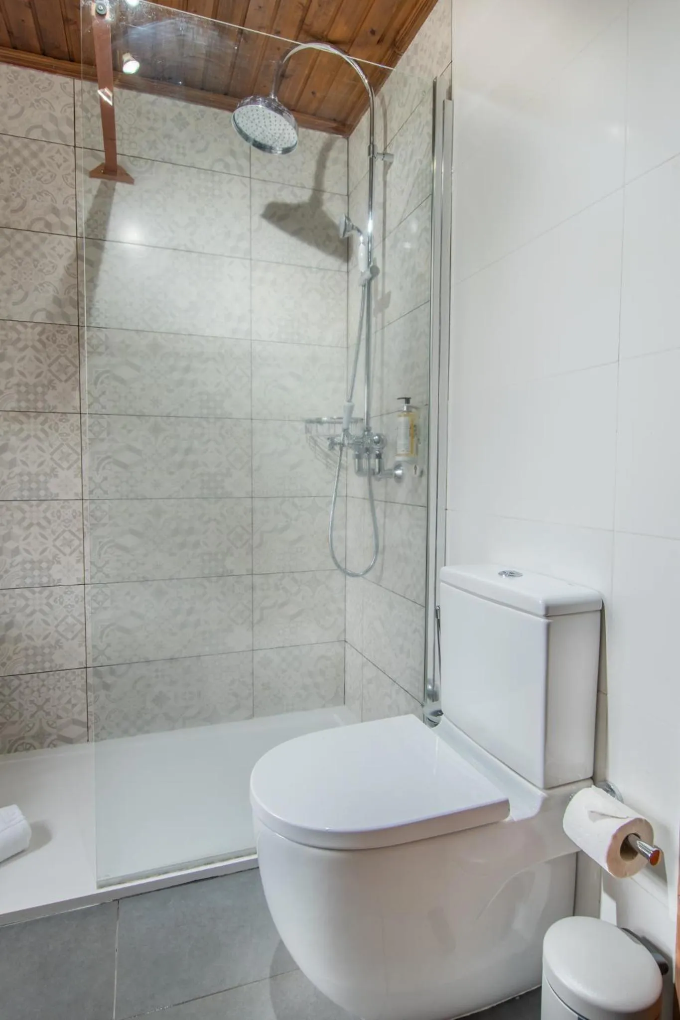 Shower in Aldeia da Cuada