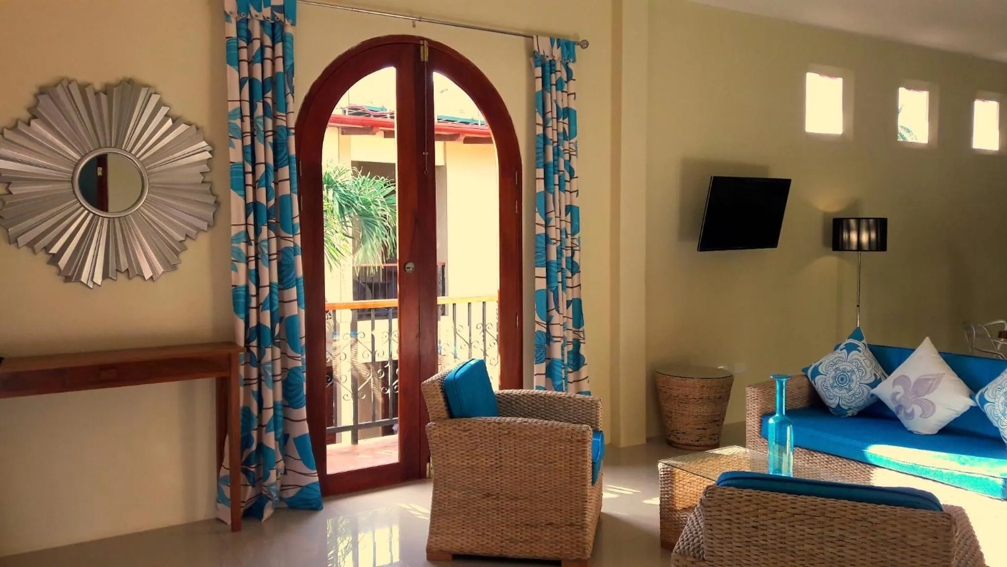 TV and multimedia in Hotel Plaza Marbella Granada