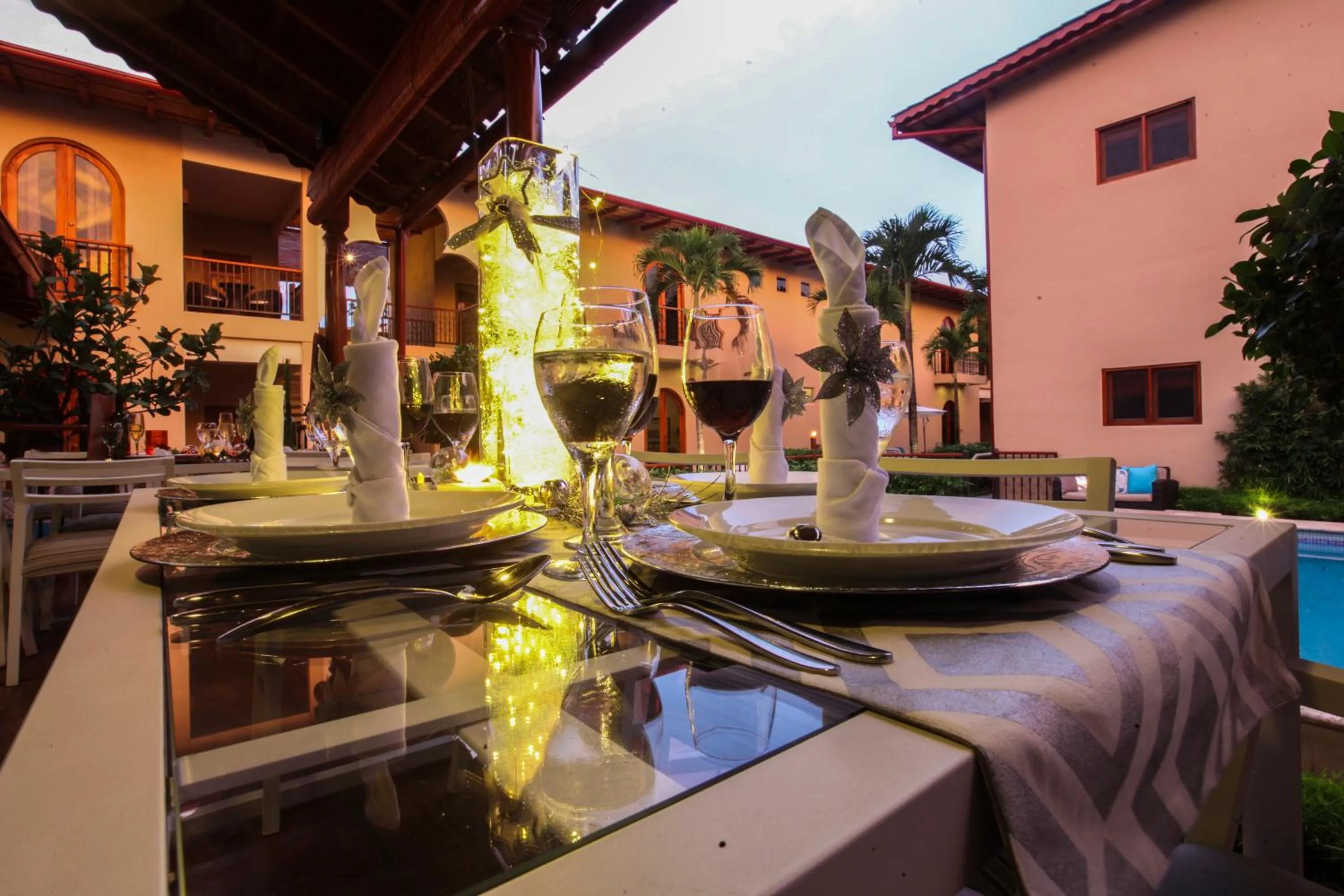 Restaurant/places to eat in Hotel Plaza Marbella Granada