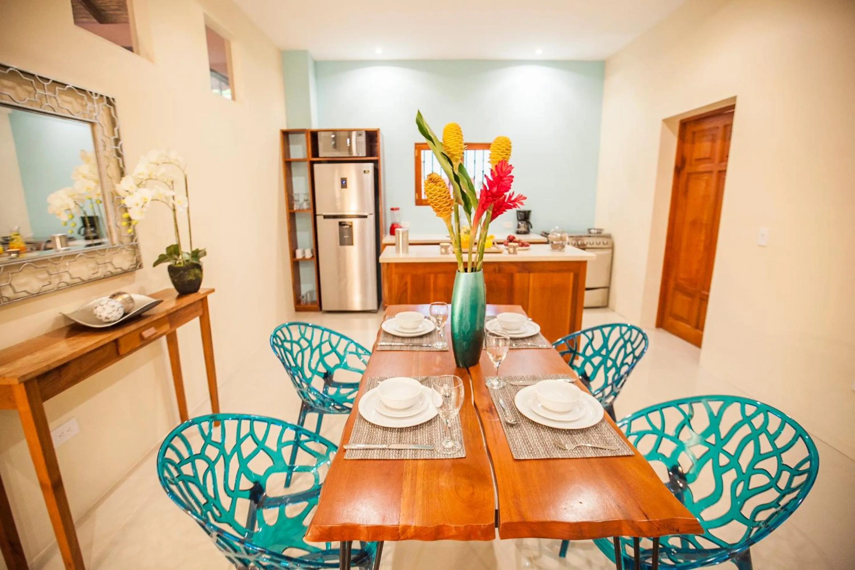 Dining area in Hotel Plaza Marbella Granada