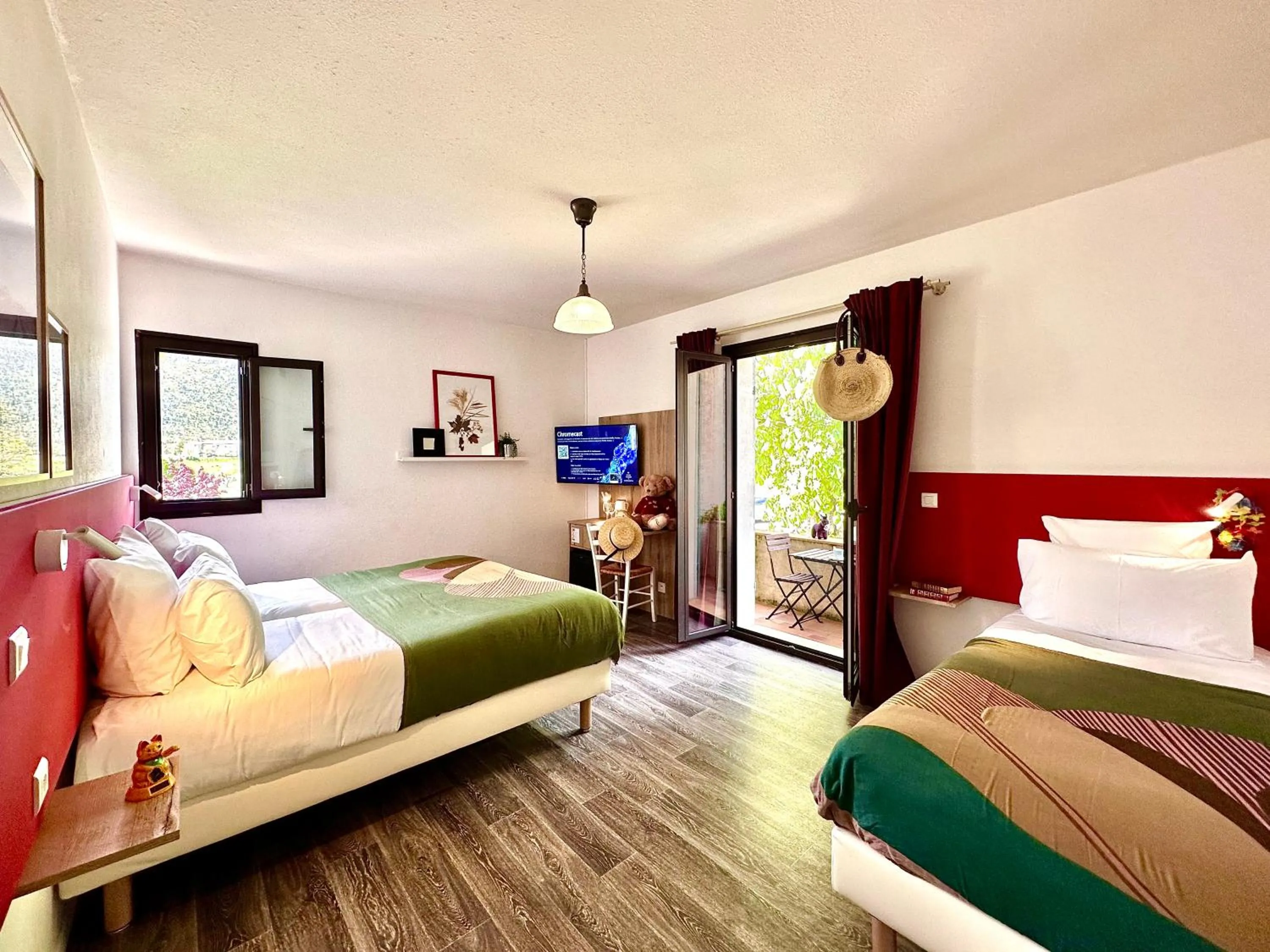 Bed in Hotel Le Provence - Restaurant Le Styx