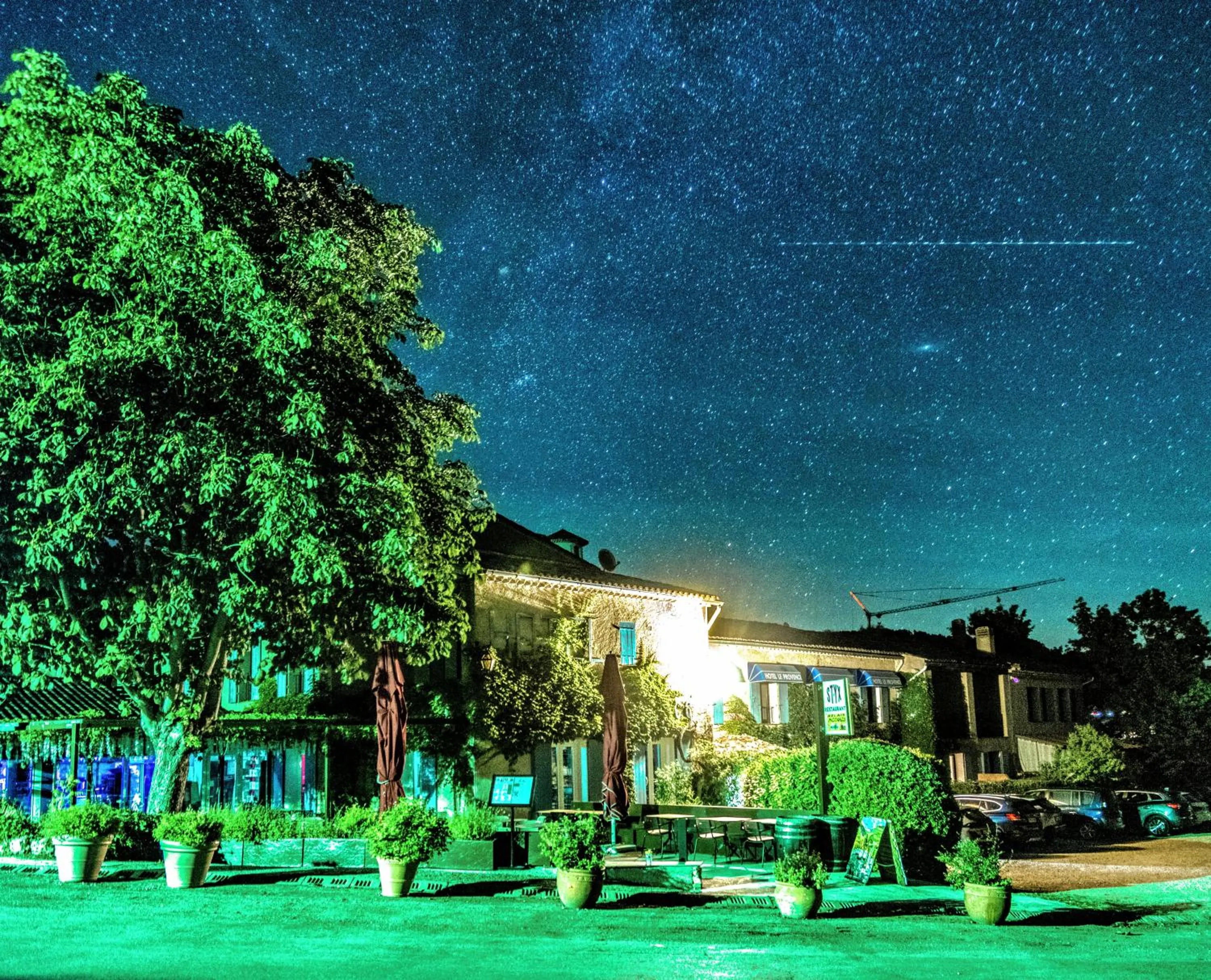 Night in Hotel Le Provence - Restaurant Le Styx