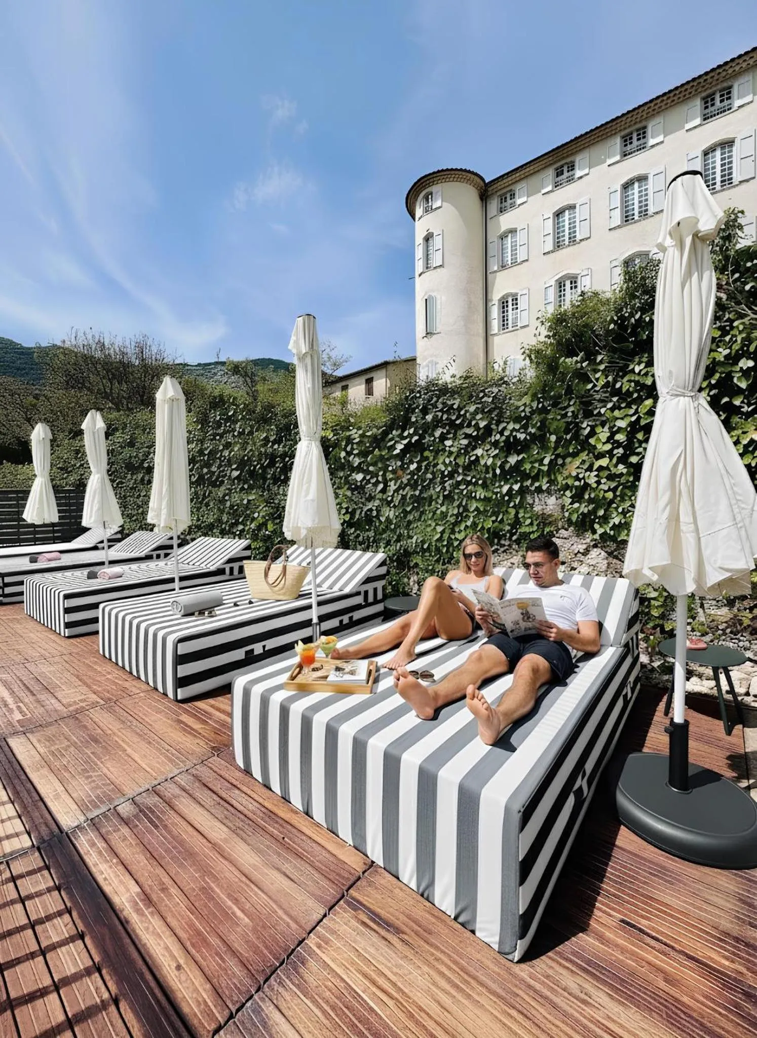 Patio in Hotel Le Provence - Restaurant Le Styx