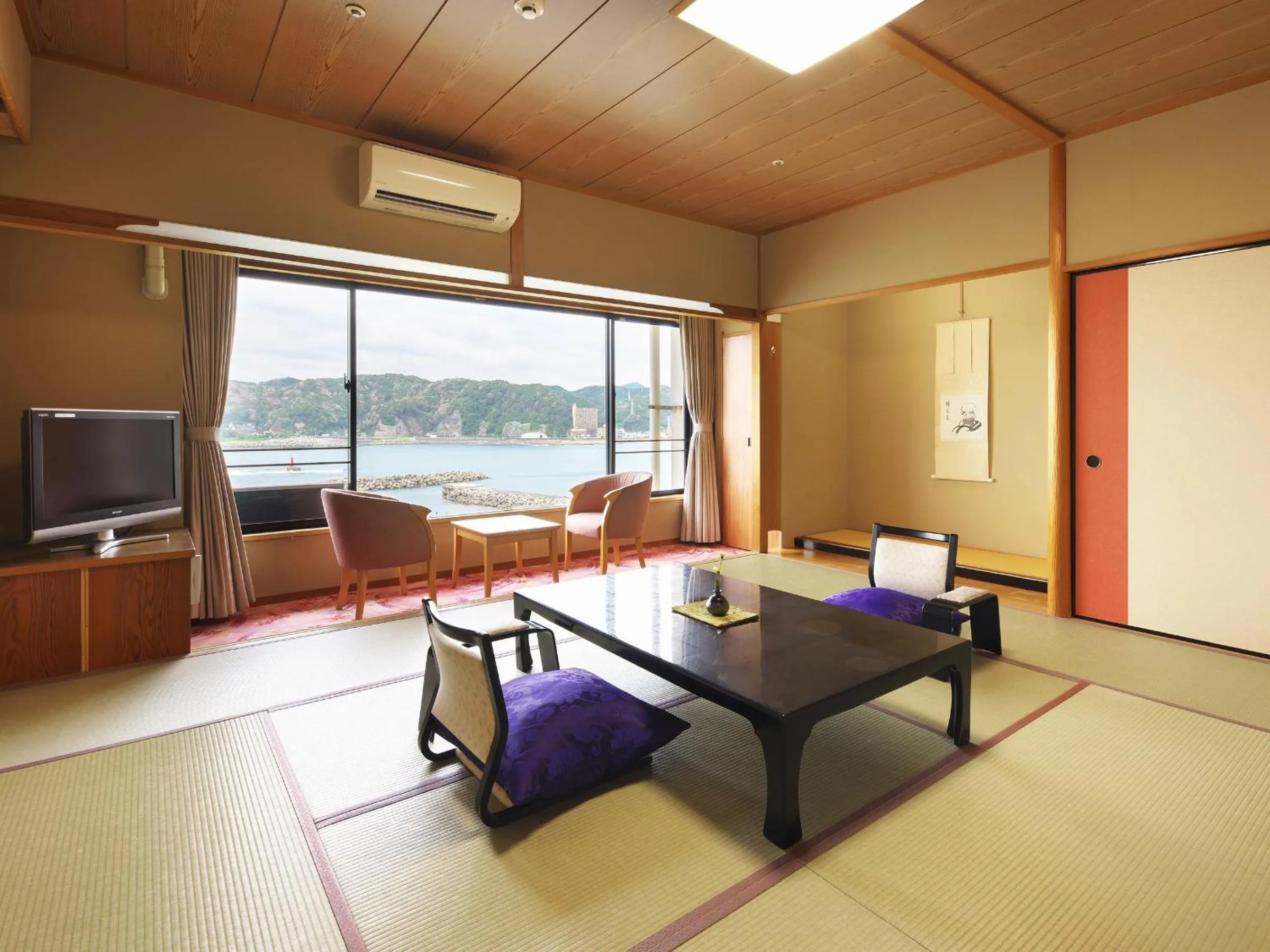 Photo of the whole room in Kichimu