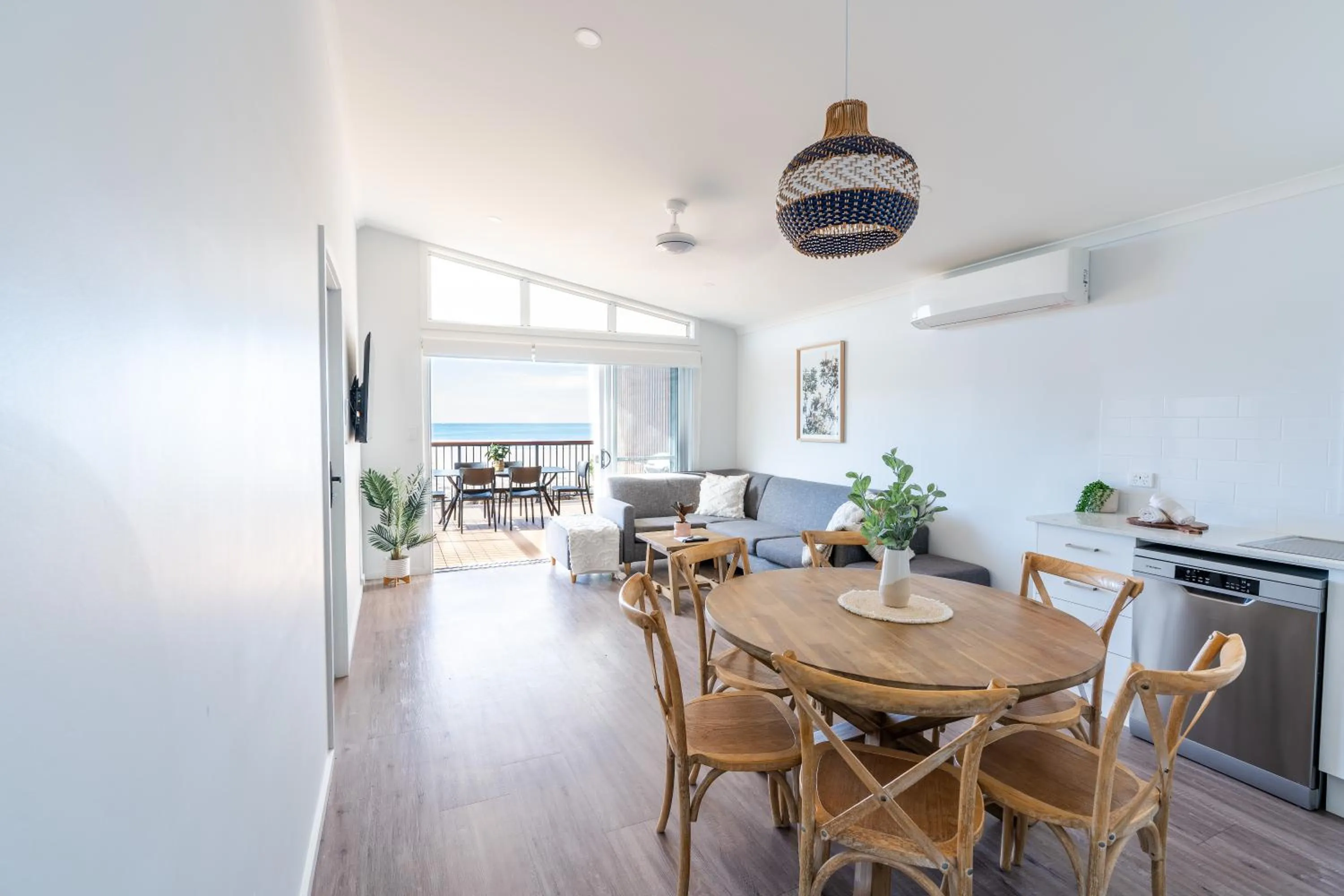 Seating area in BIG4 Tasman Holiday Parks - Racecourse Beach