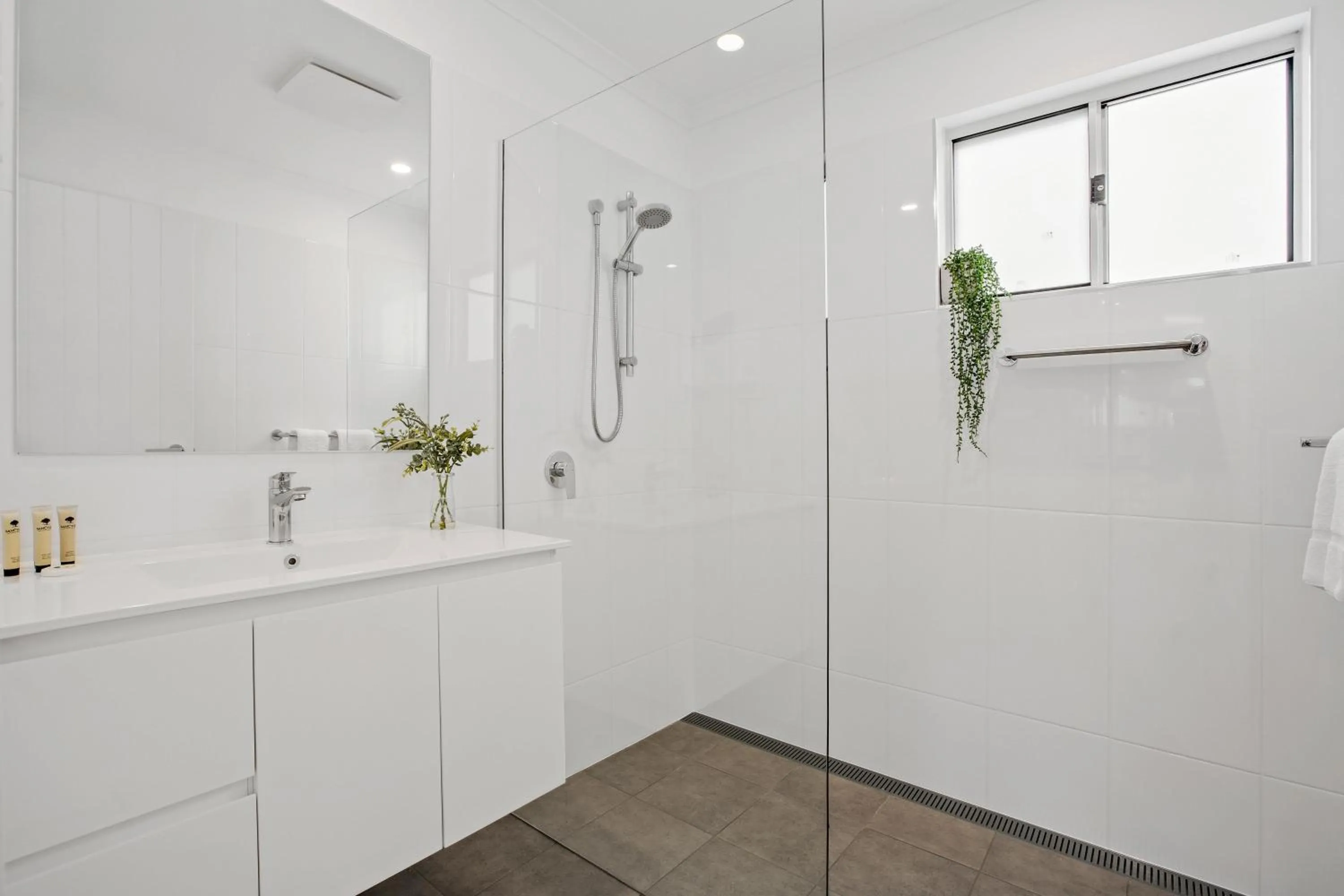 Shower in BIG4 Tasman Holiday Parks - Racecourse Beach