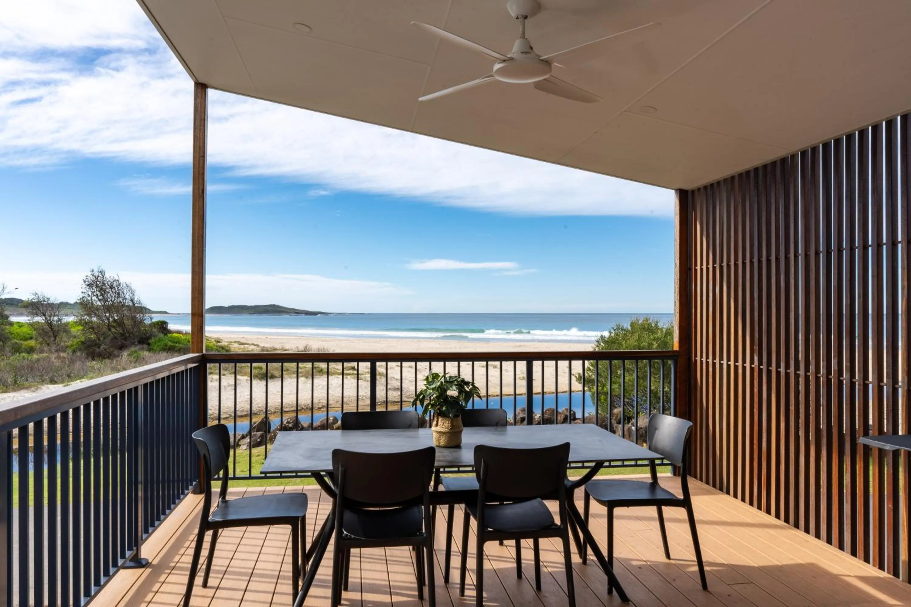 Seating area in BIG4 Tasman Holiday Parks - Racecourse Beach