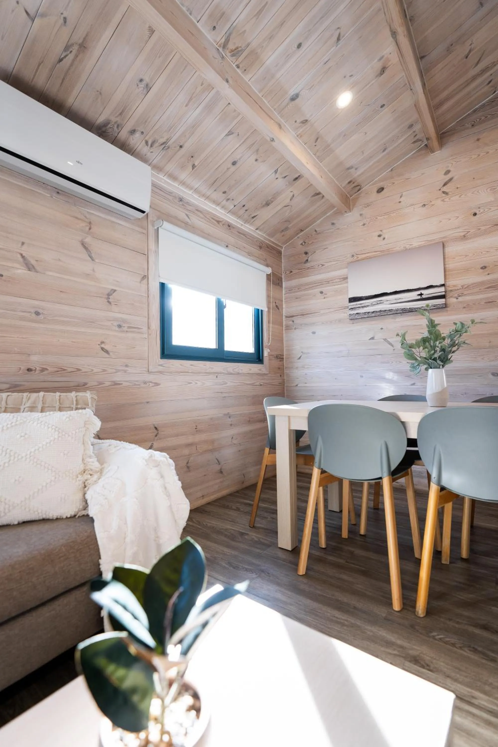 Dining area in BIG4 Tasman Holiday Parks - Racecourse Beach