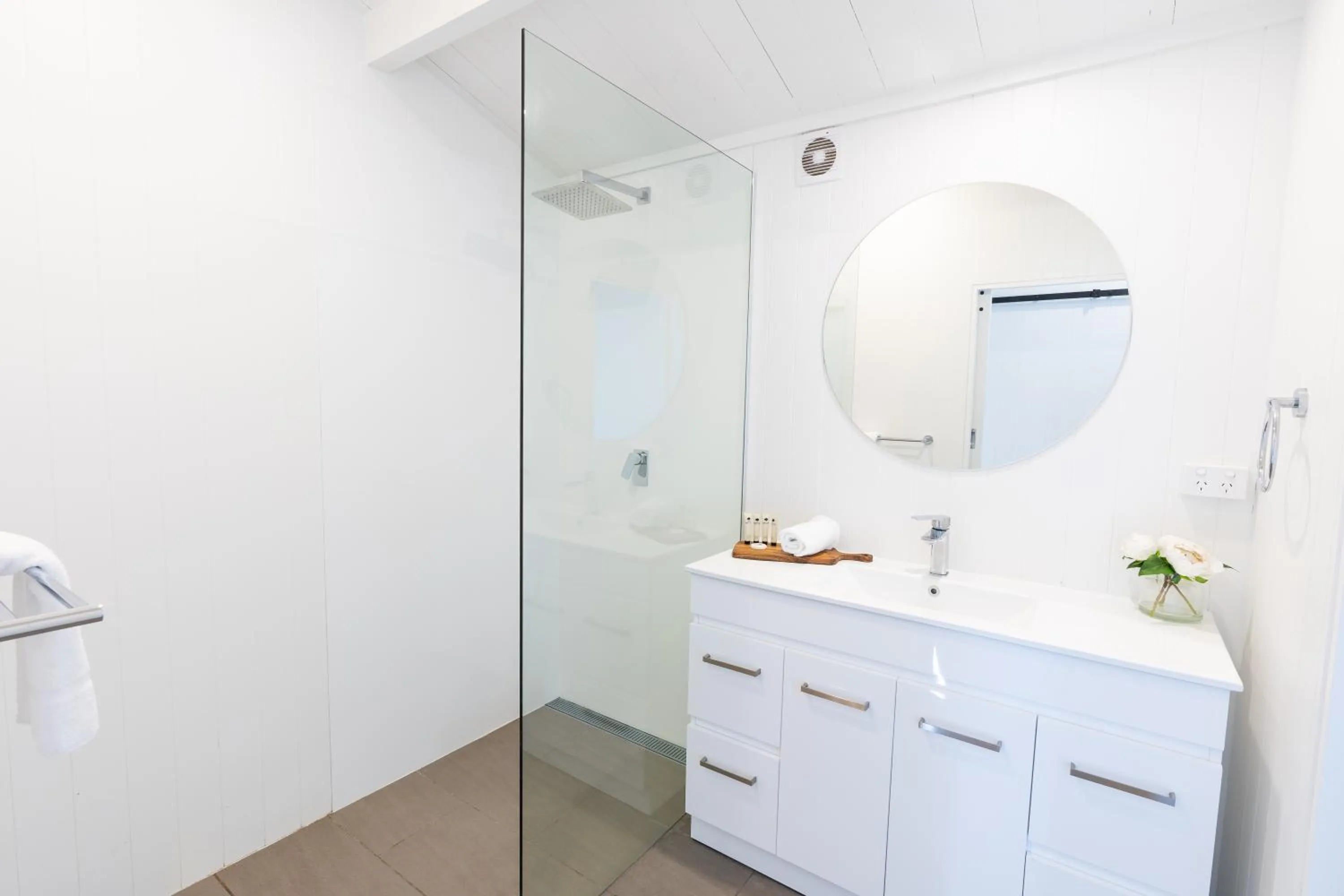 Shower in BIG4 Tasman Holiday Parks - Racecourse Beach