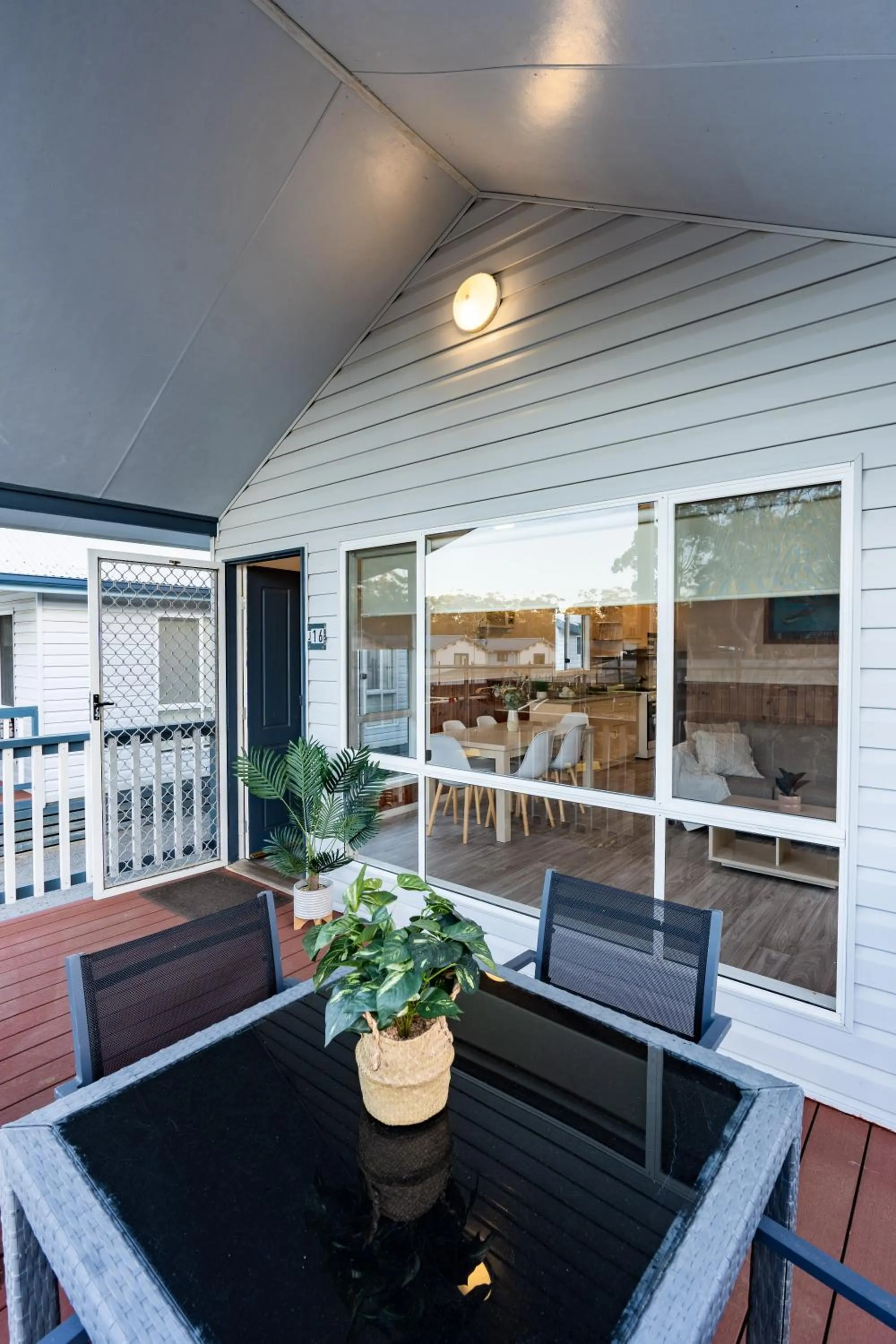 Balcony/Terrace in BIG4 Tasman Holiday Parks - Racecourse Beach
