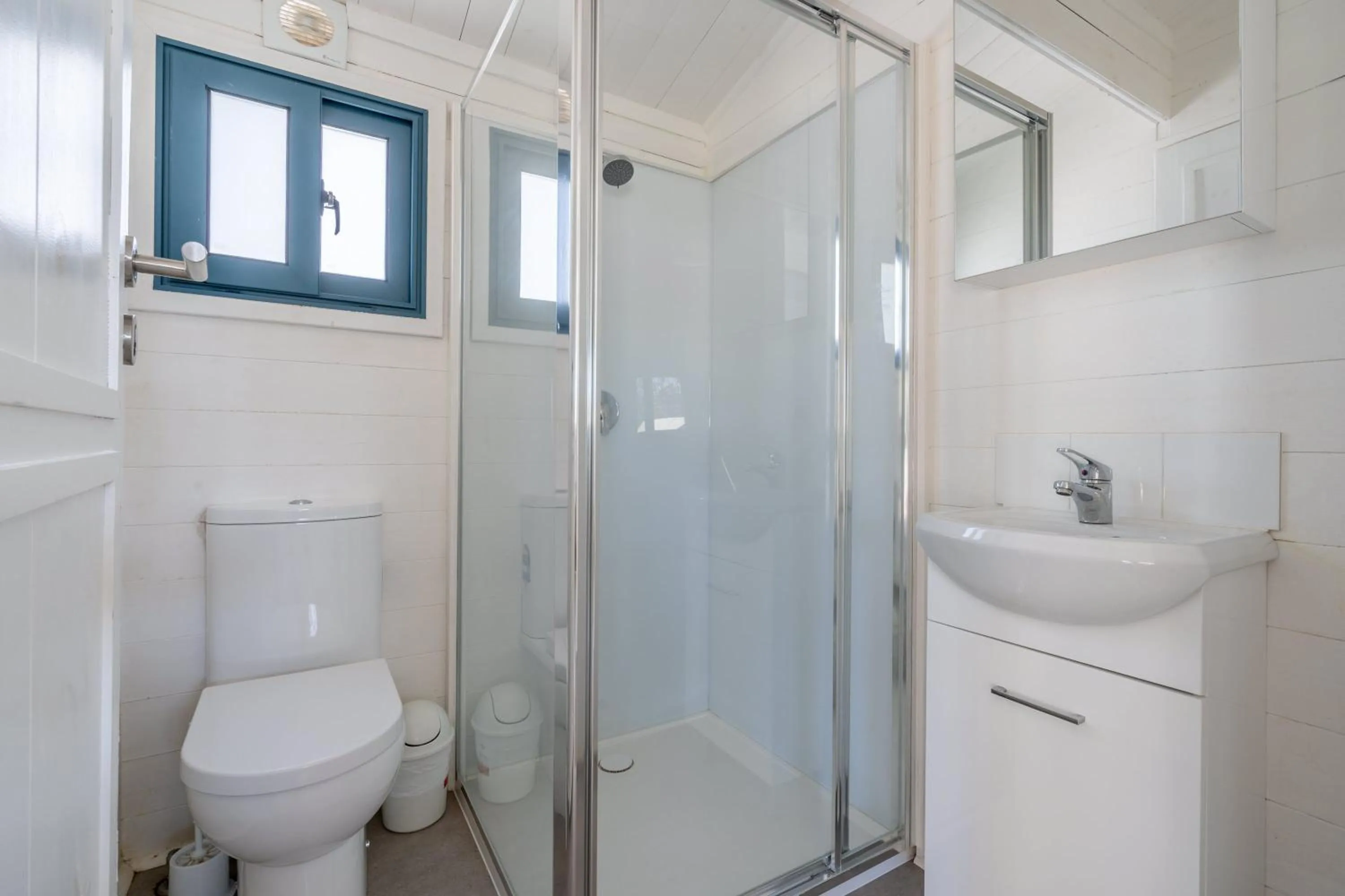 Shower in BIG4 Tasman Holiday Parks - Racecourse Beach