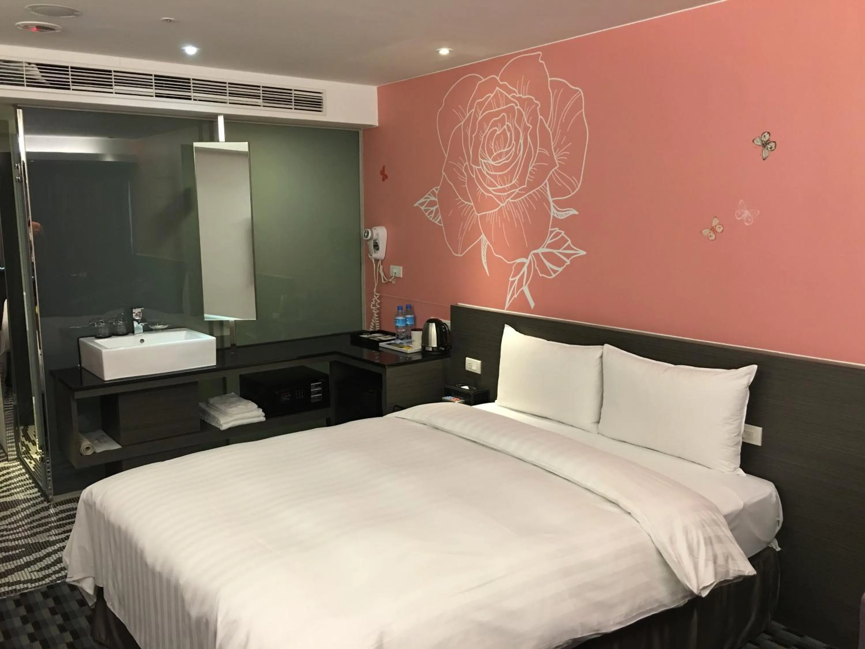 Bed in Chiayi Look Hotel